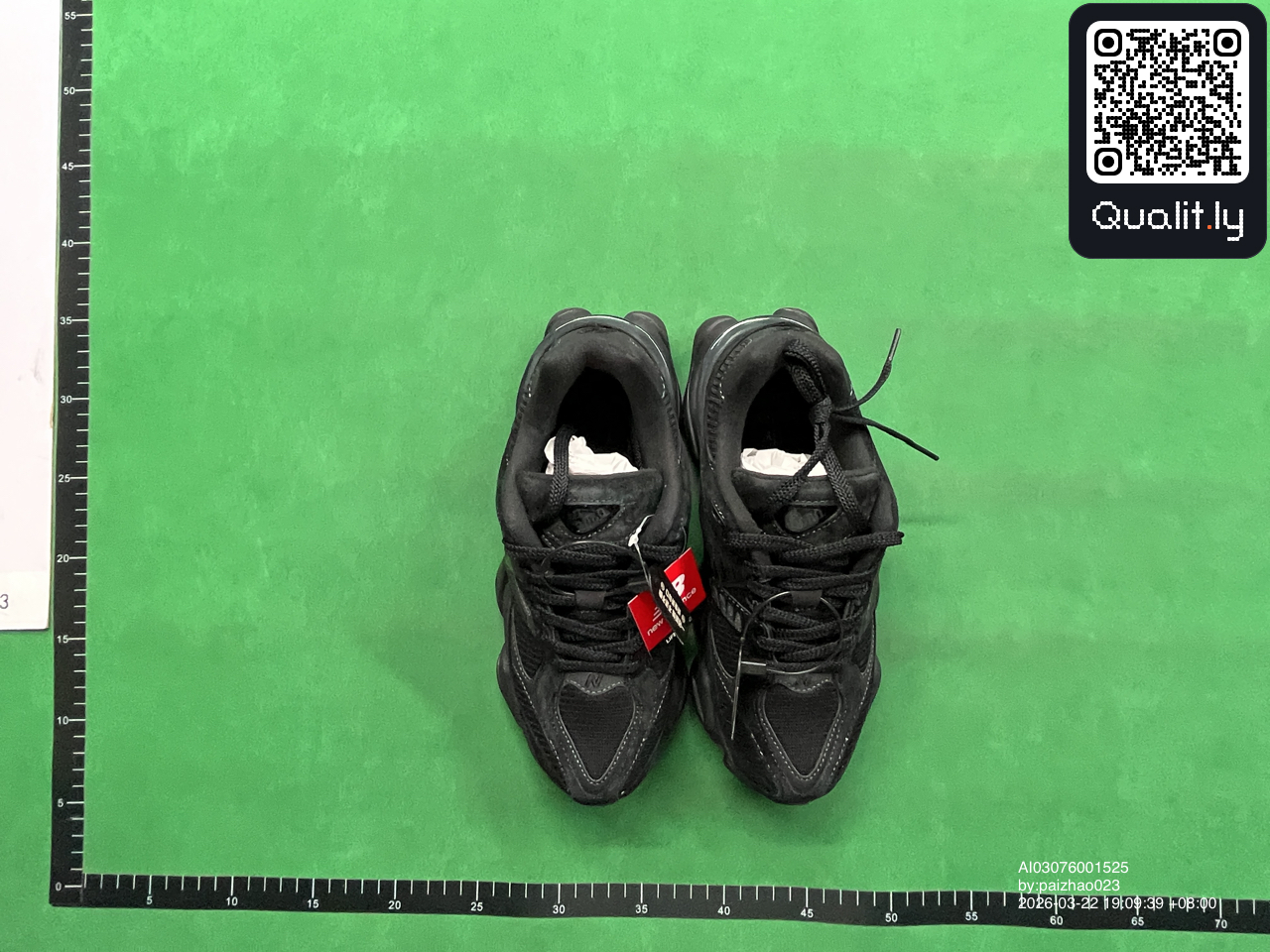 Sneakers QC photo 2 of 48