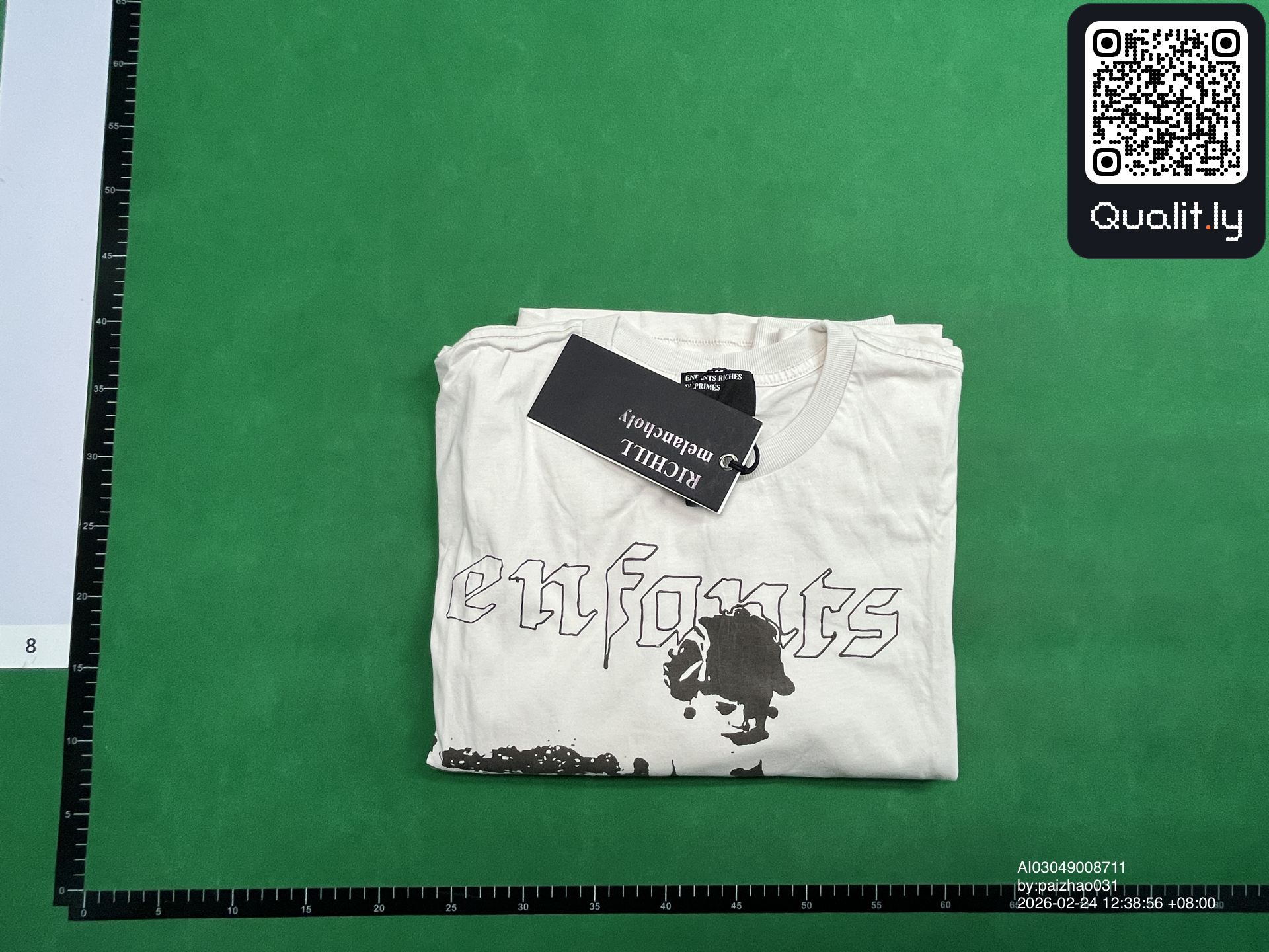 Foto QC 1 di 22