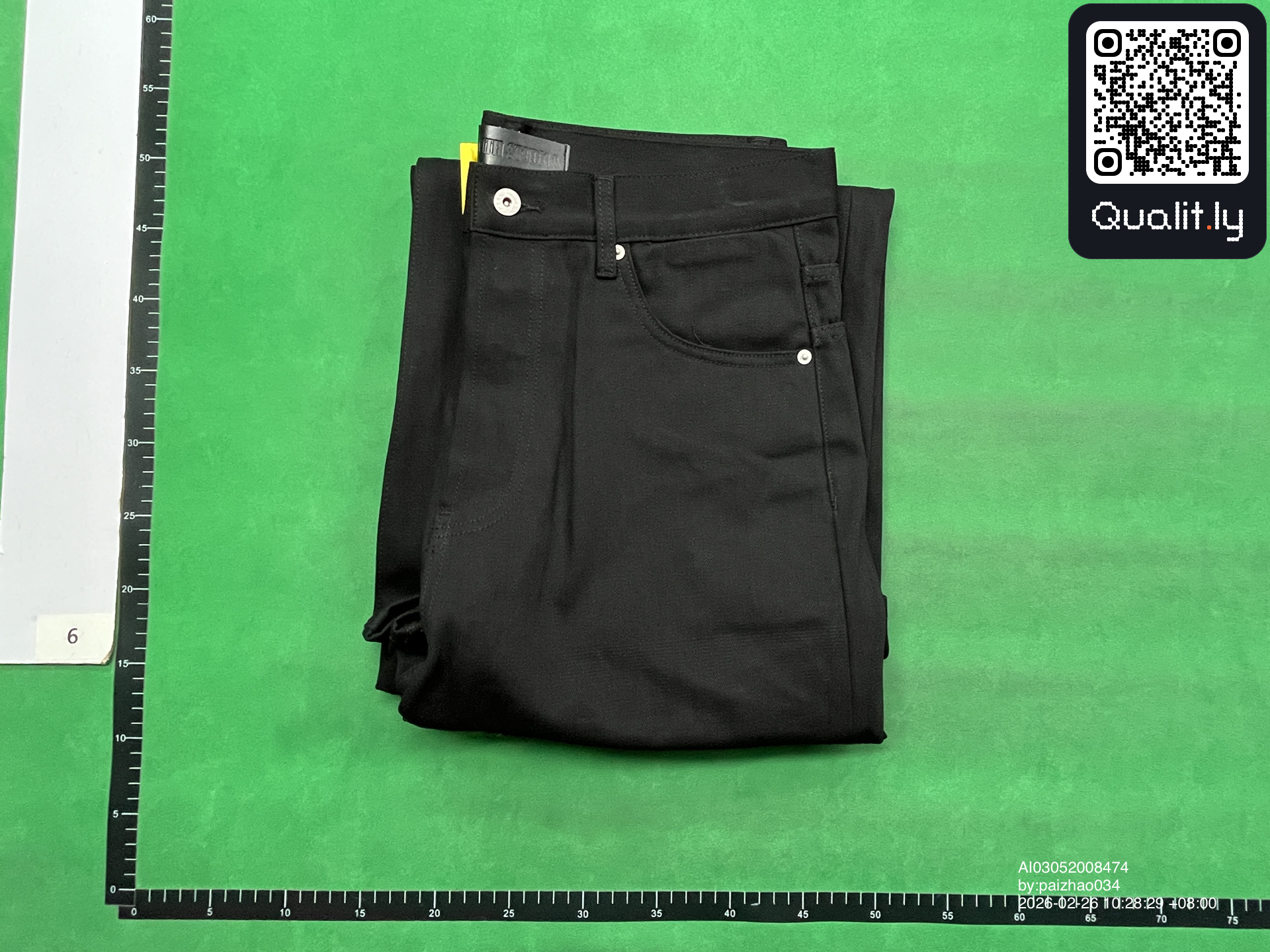Jeans QC photo 1 of 8