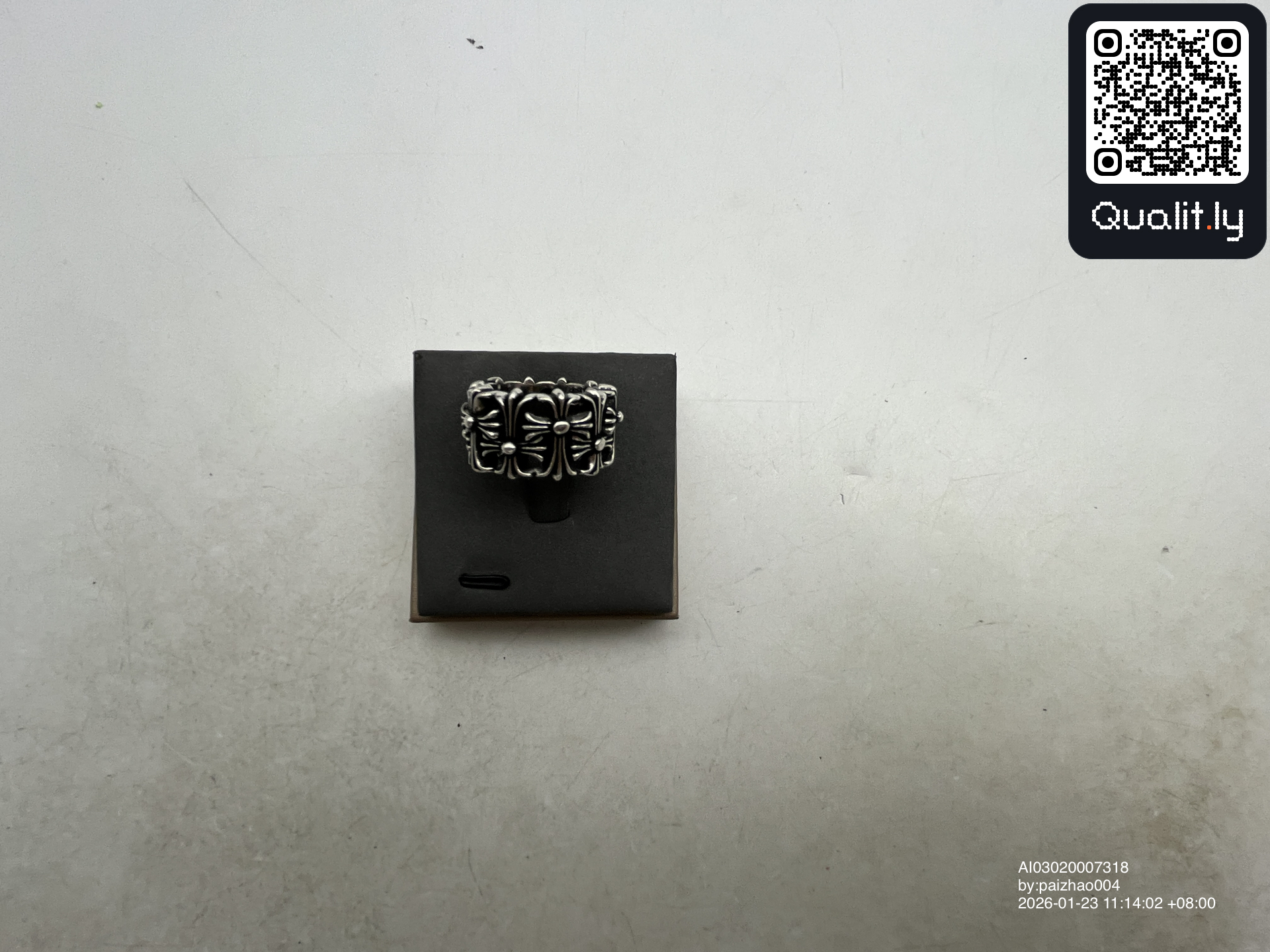 Bijuterie — fotografie QC 2 din 9