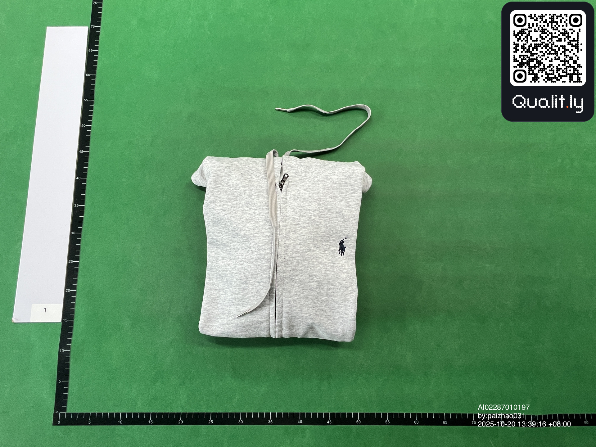 Sweatshirt — QC-Foto 1 von 48