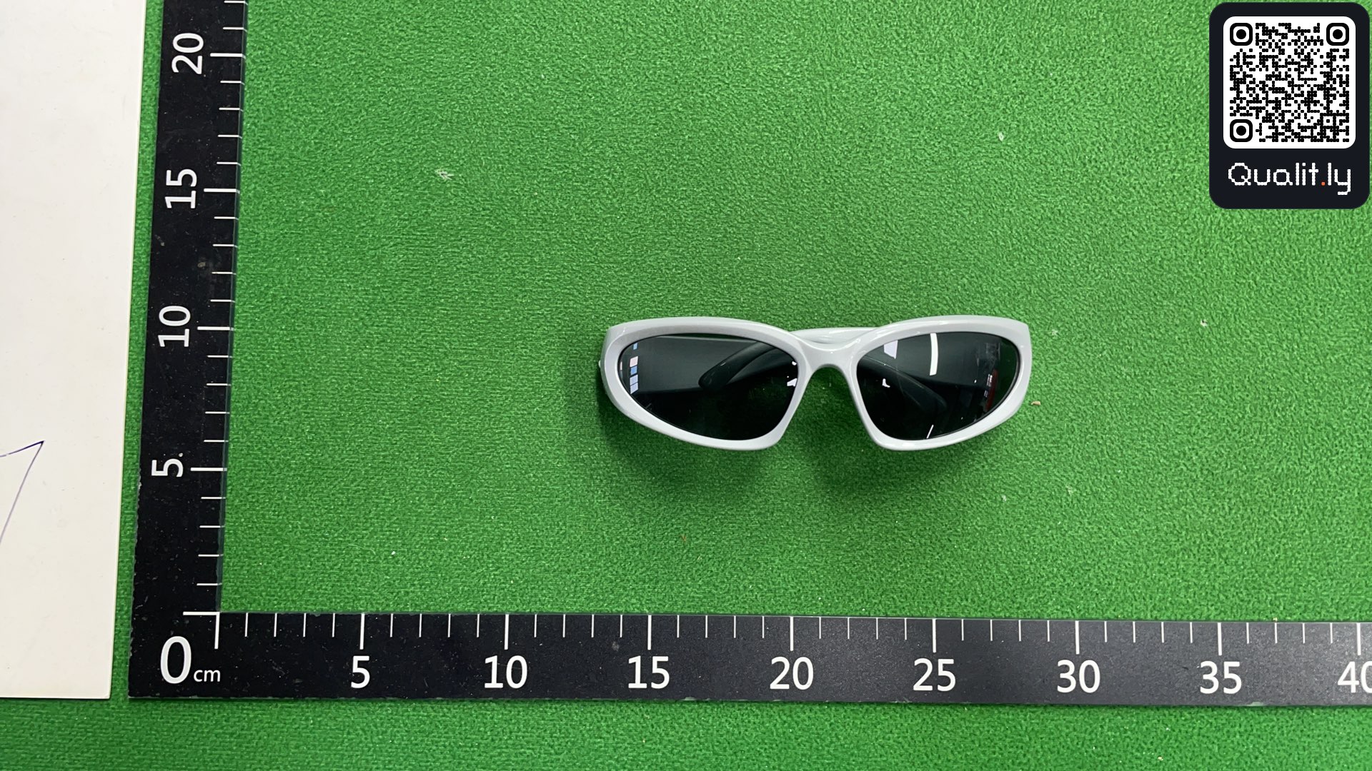 Sunglasses QC photo 3 of 56