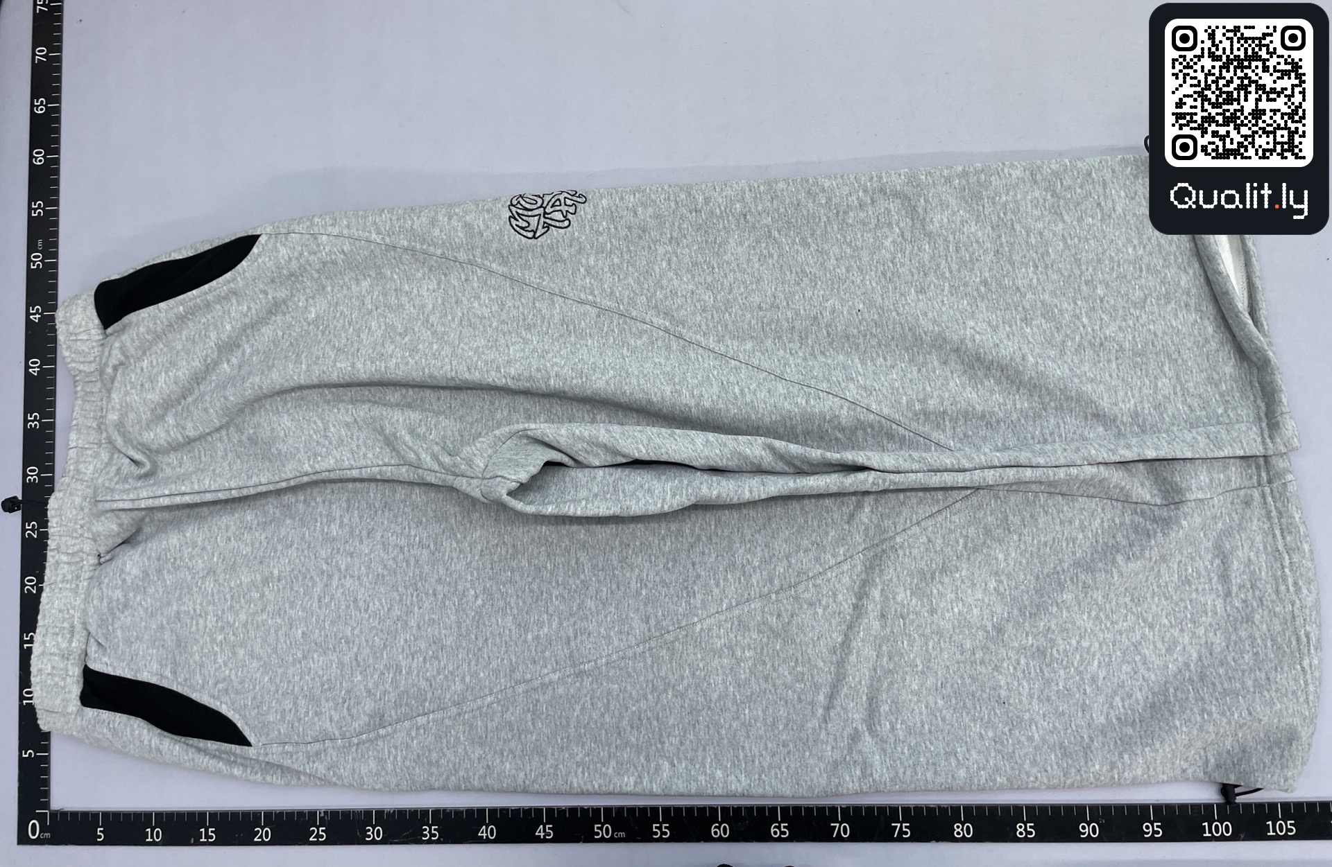 长裤 QC 照片 2 / 95