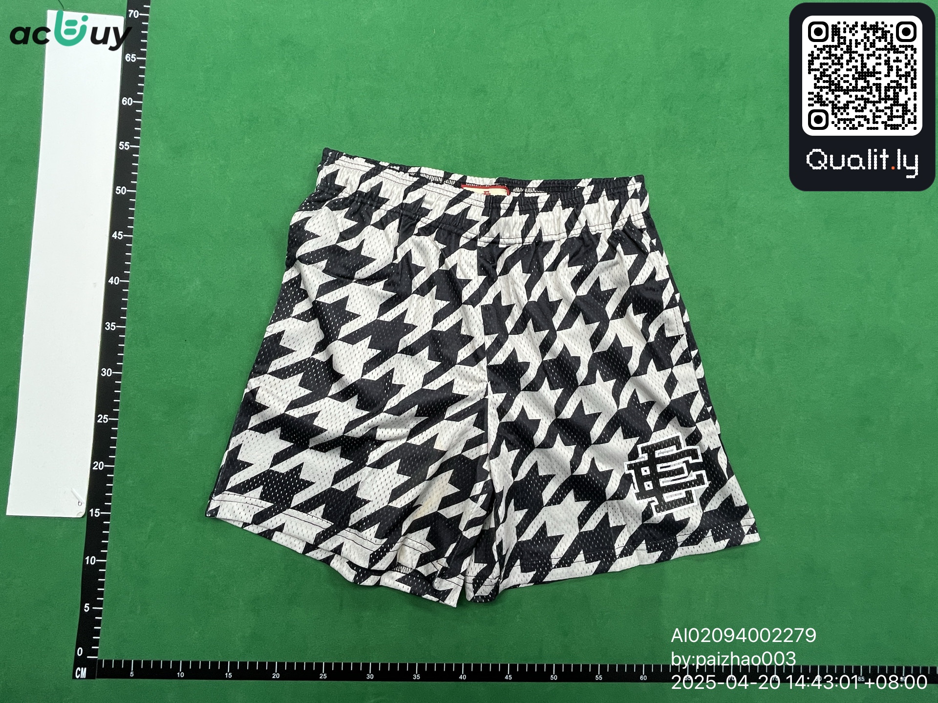 Shorts — QC-foto 3 av 4