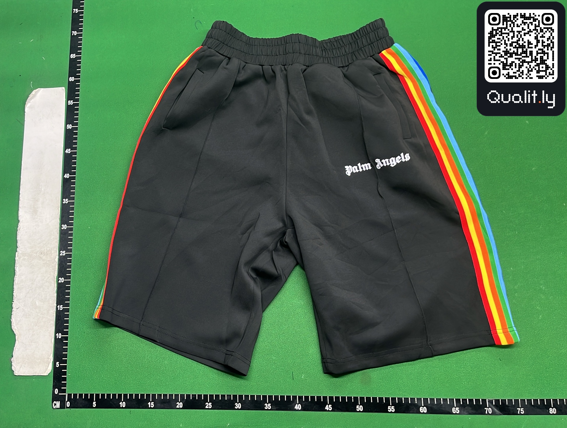 Short — photo QC 2 sur 8