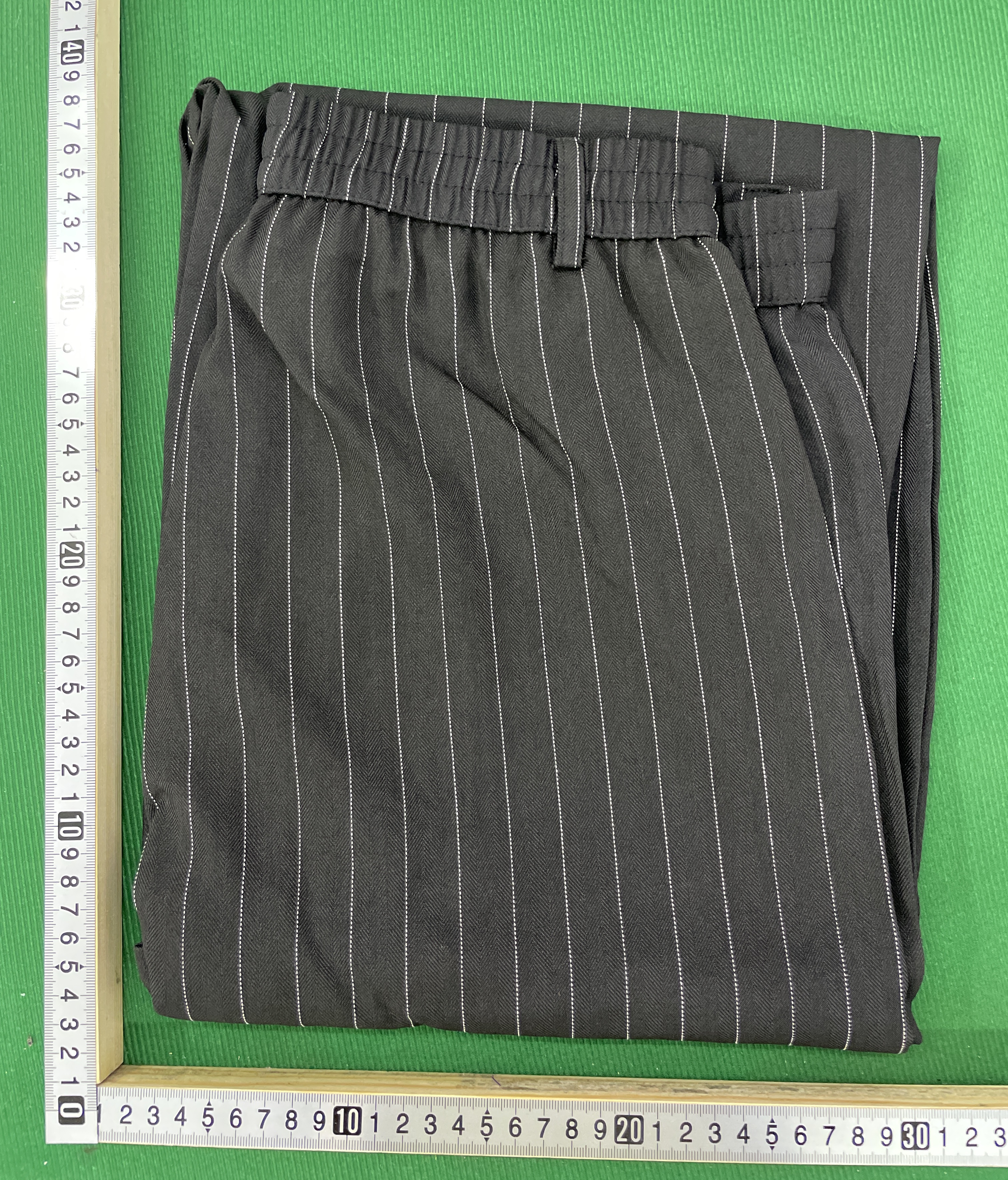 Pants QC photo 1 of 31