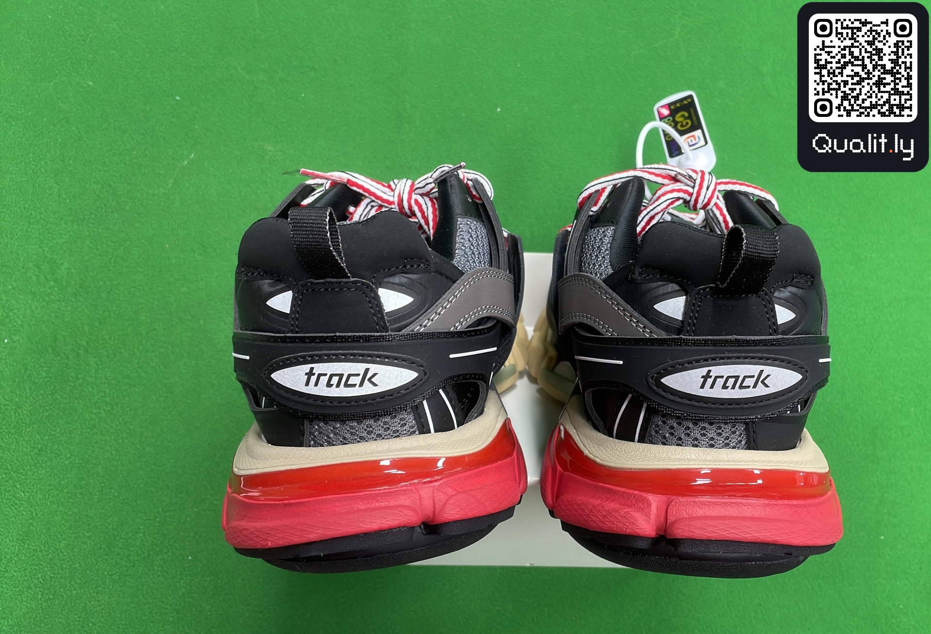 Sneakers QC photo 3 of 6