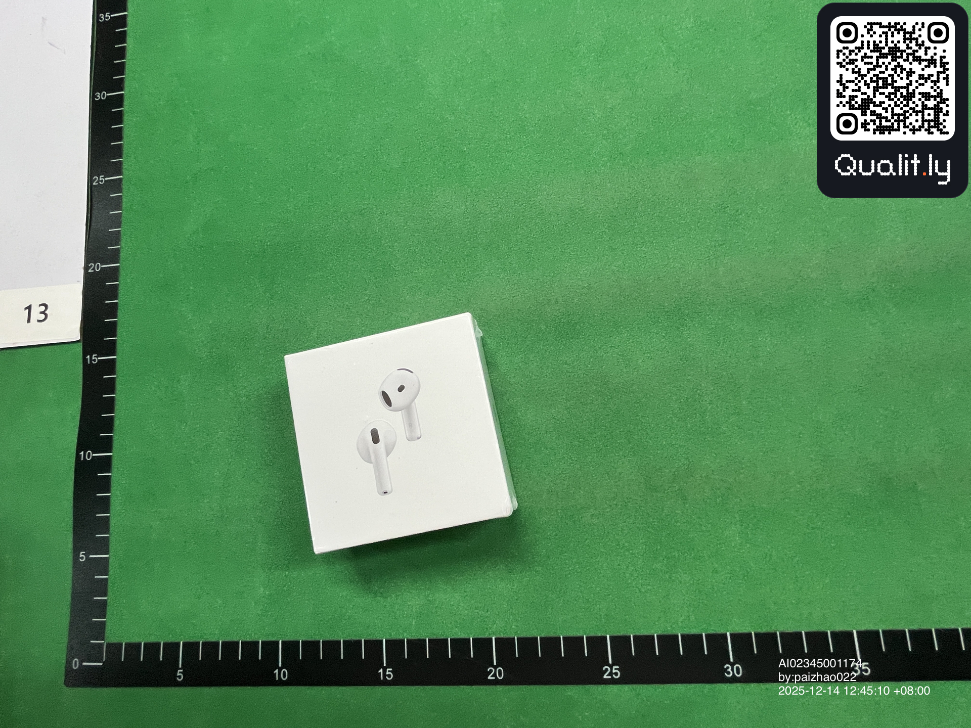 Foto QC 1 di 21