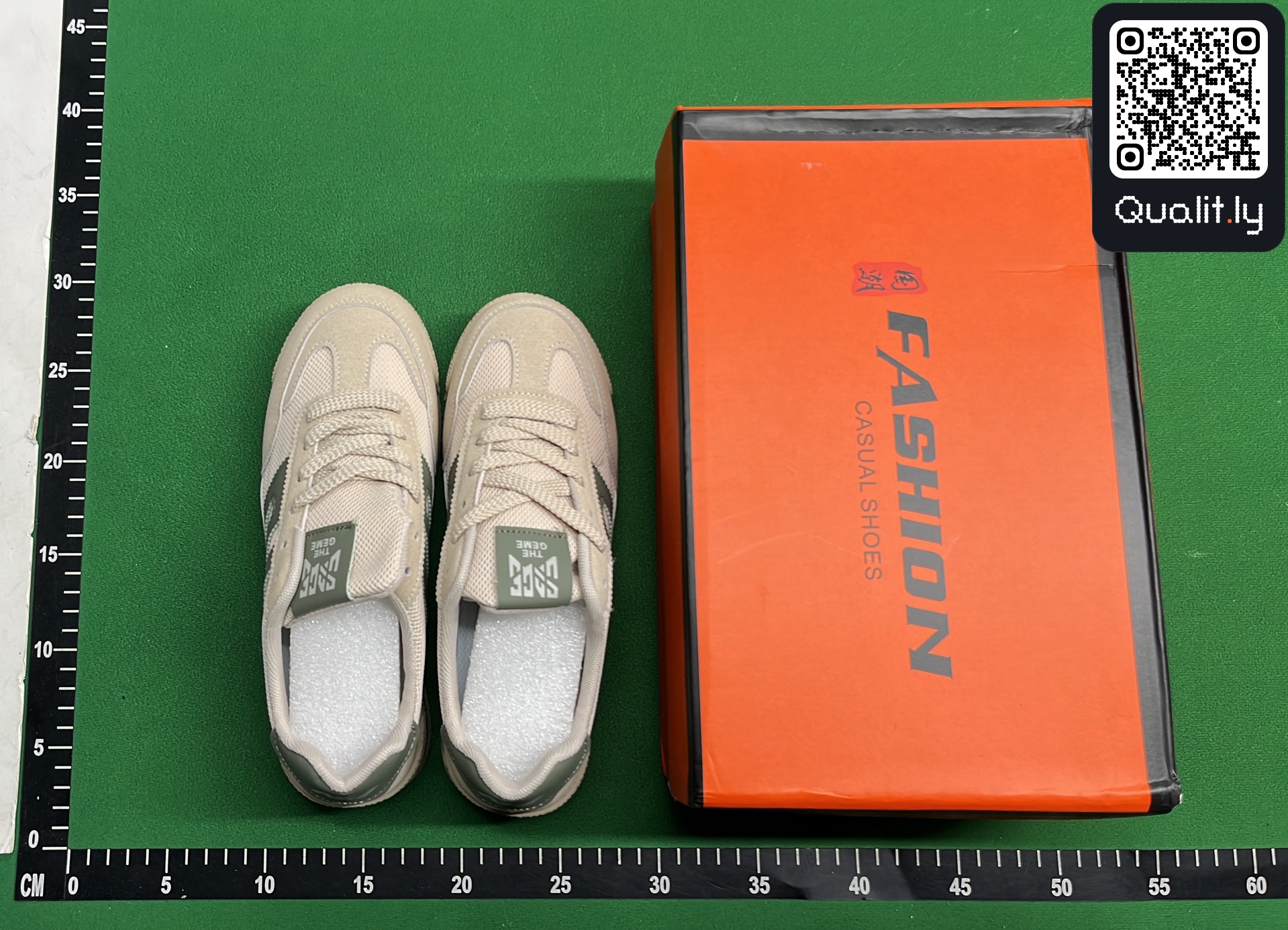Sneakers — QC-foto 1 av 9