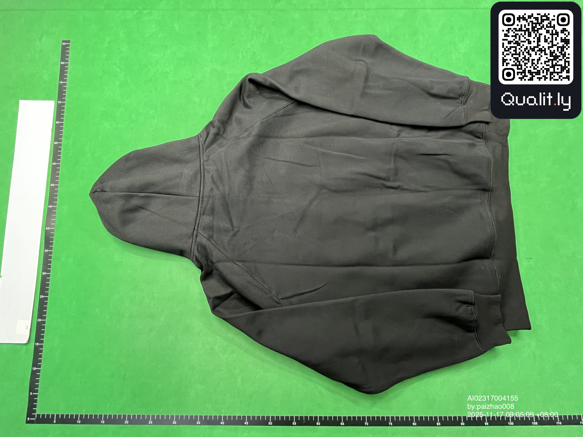 Hoodie QC photo 3 of 34