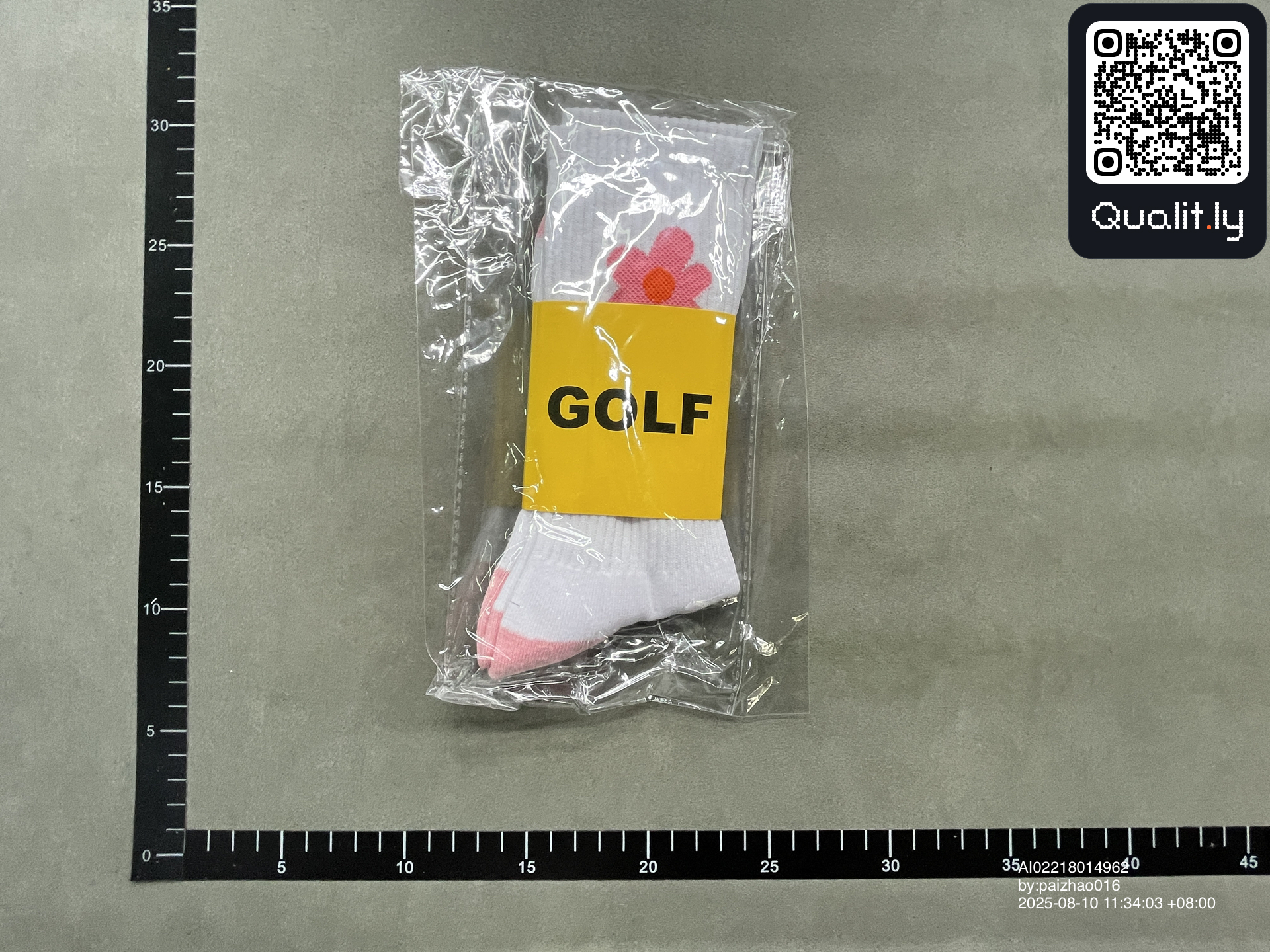 Socks QC photo 1 of 30