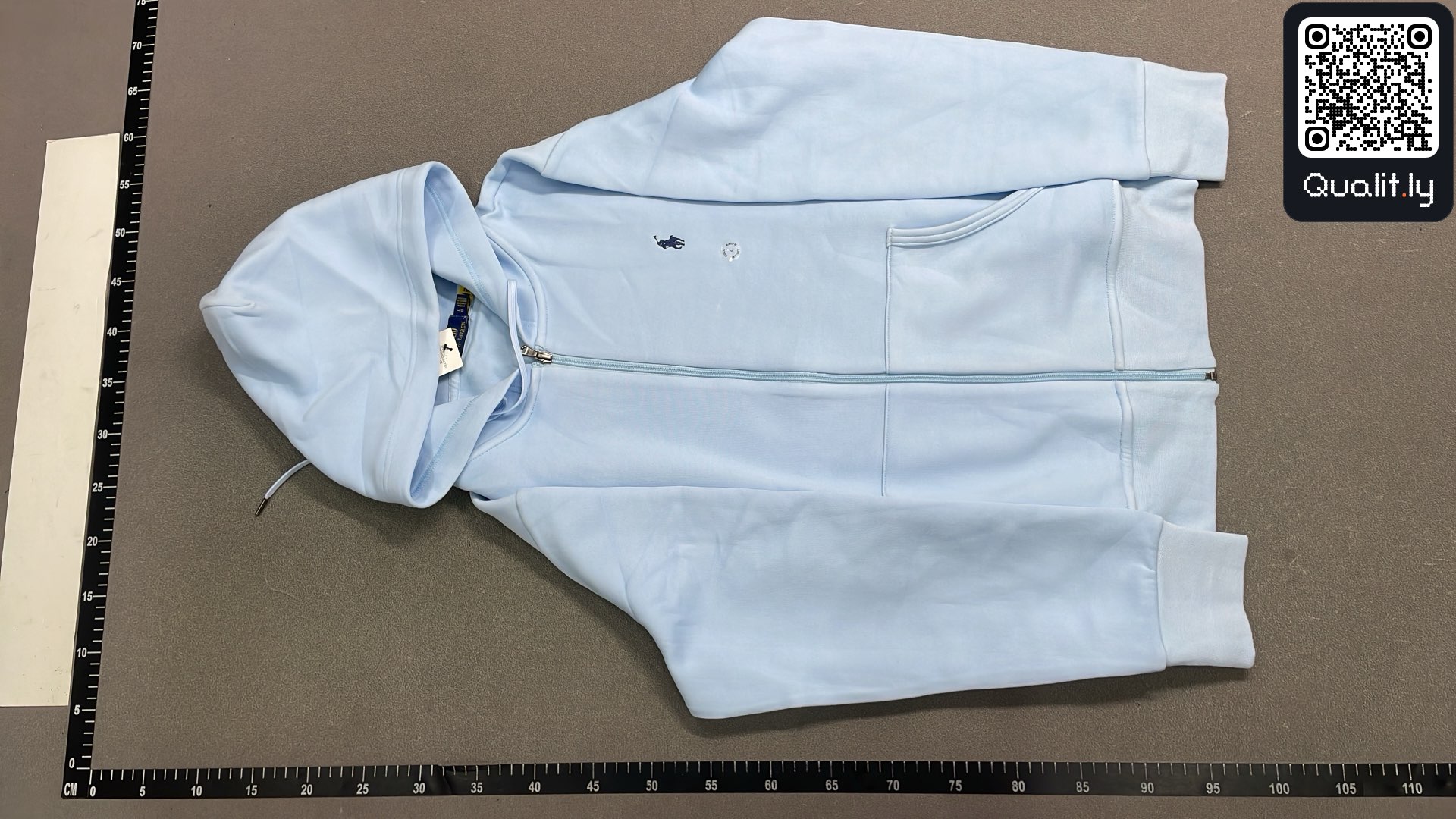 Hoodie — QC-Foto 2 von 30