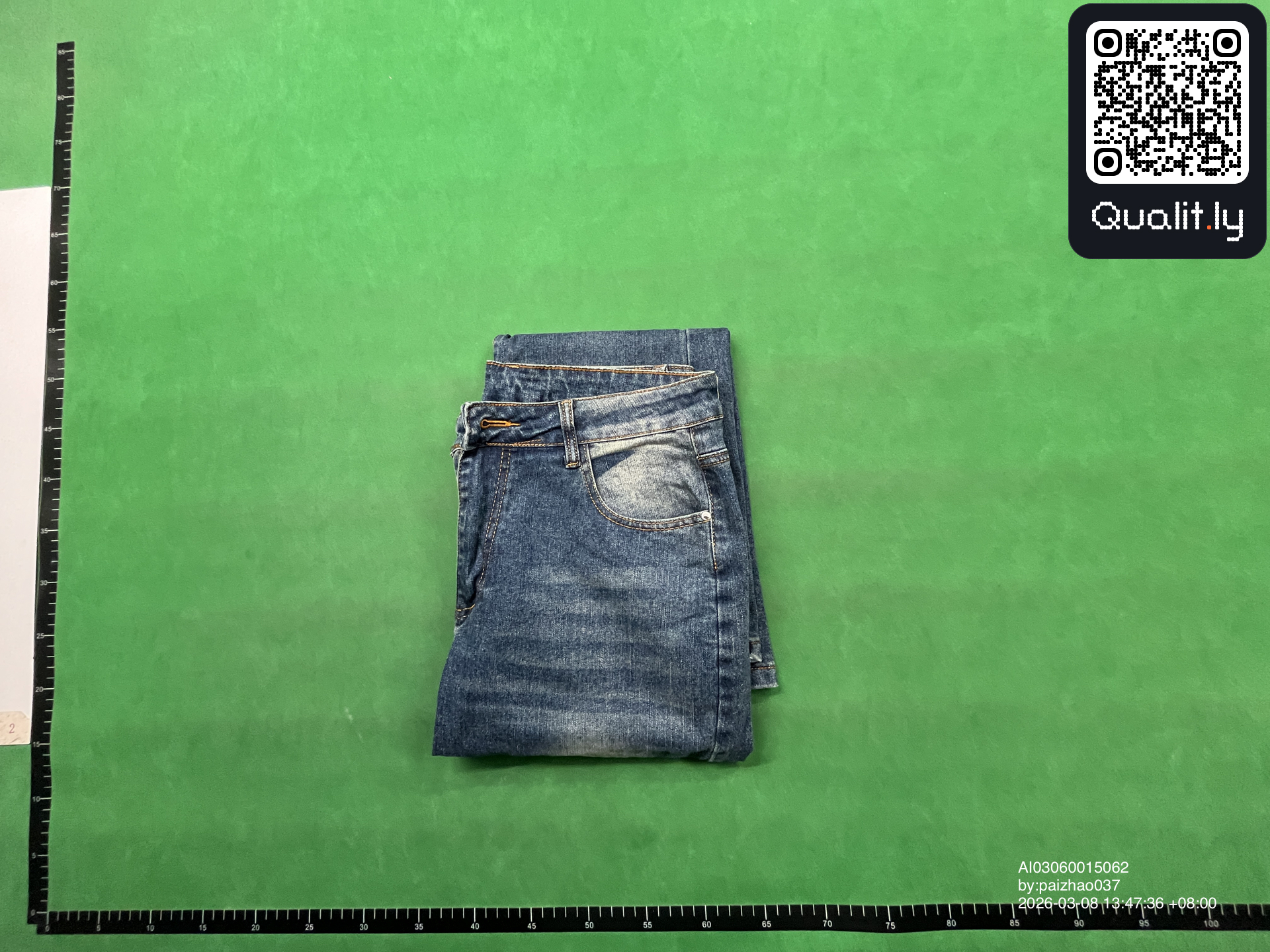 Blugi — fotografie QC 1 din 4
