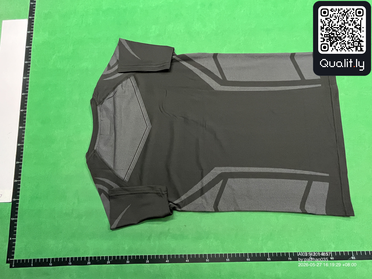 T-shirt — photo QC 1 sur 10