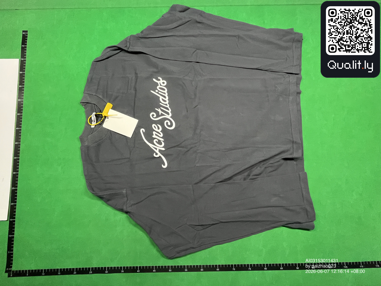 Camiseta — foto QC 2 de 10