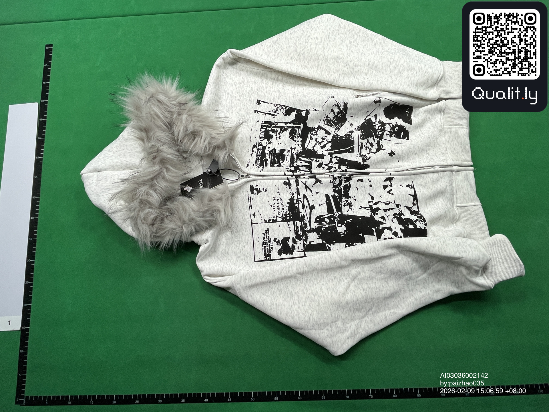 Hoodie QC photo 3 of 4