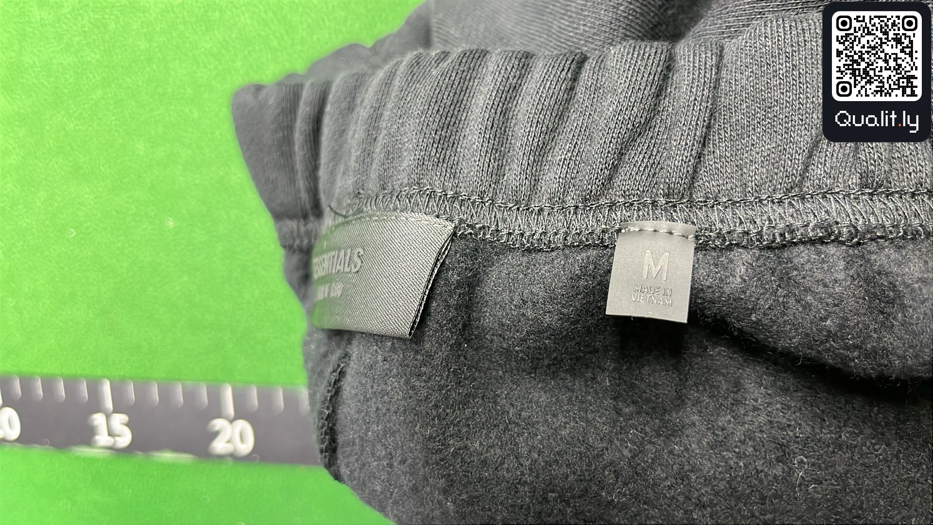Pants QC photo 1 of 128