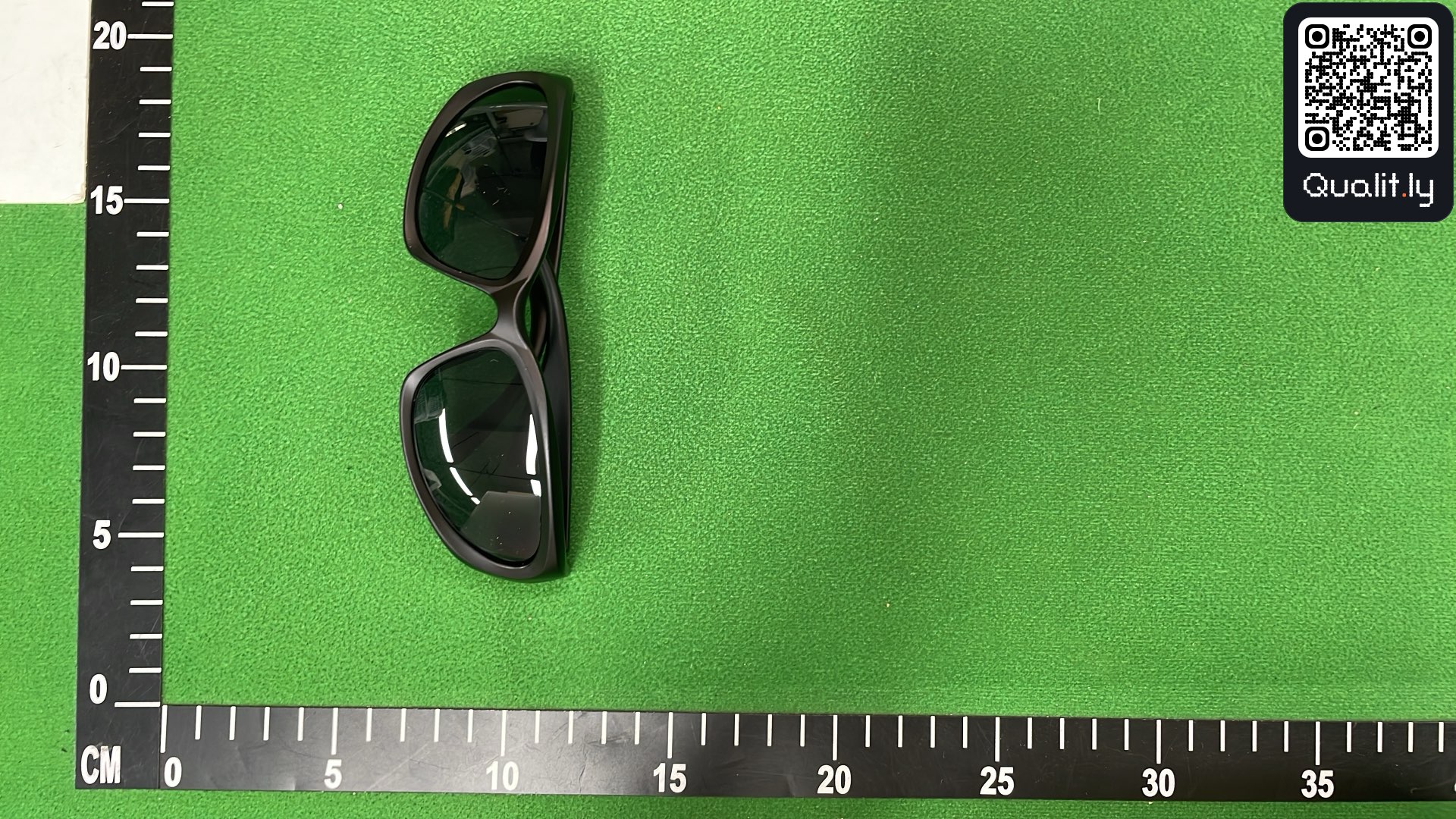 Ochelari de soare — fotografie QC 3 din 3