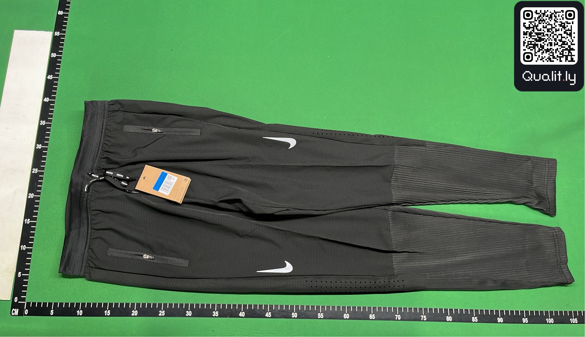 Pants QC photo 2 of 138