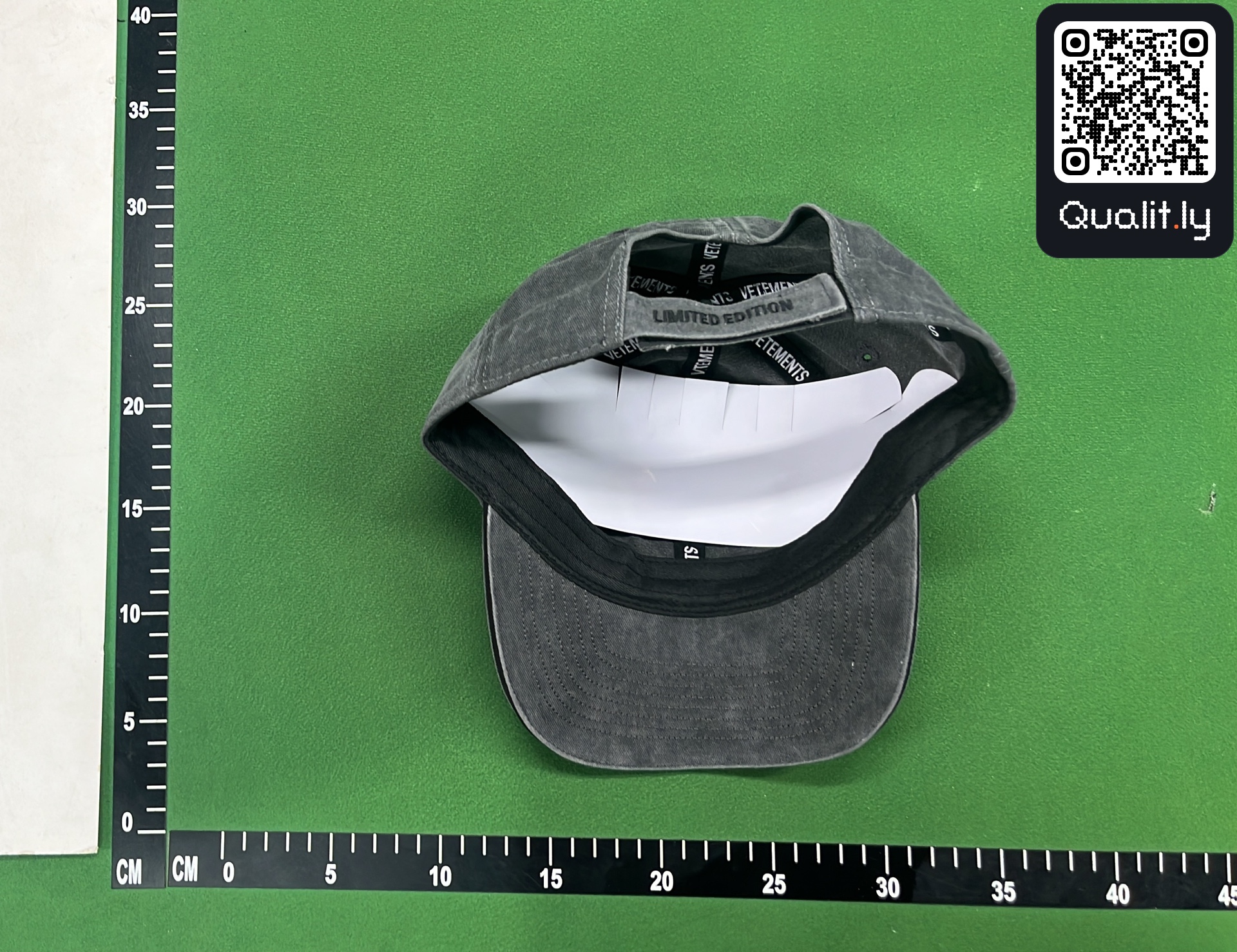 Czapka z daszkiem — zdjęcie QC 3 z 3