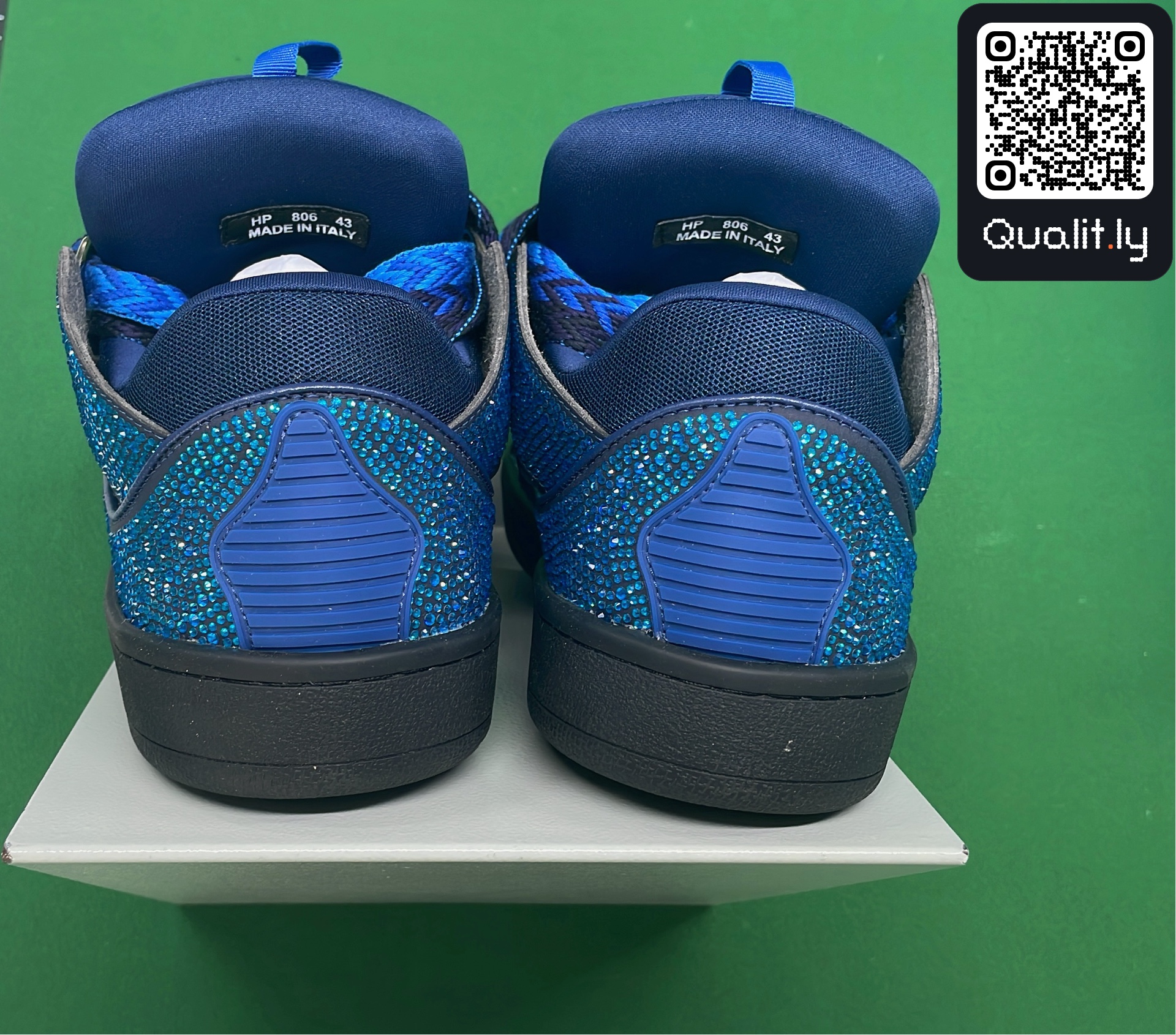 Sneakers QC photo 3 of 12