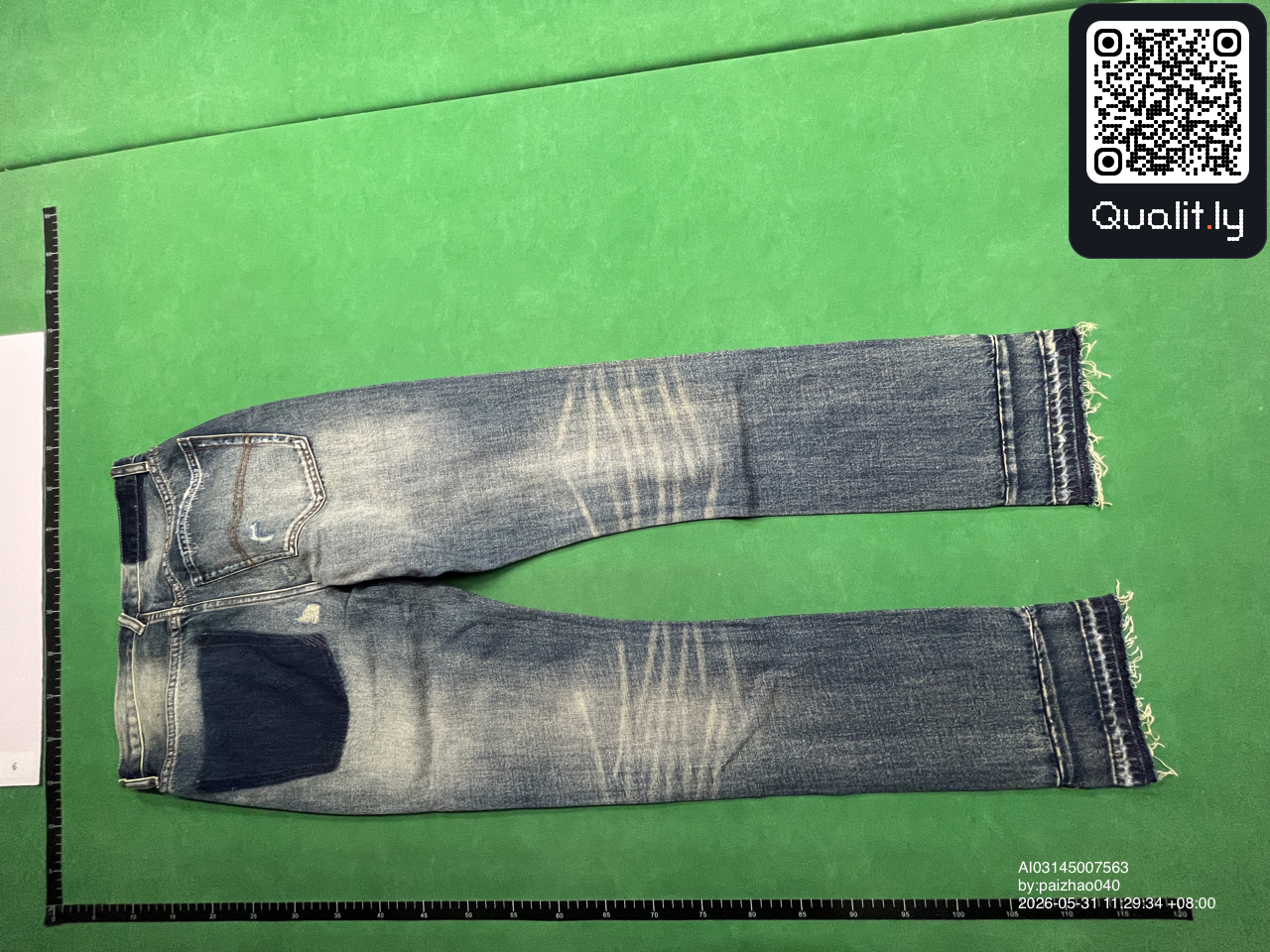 Jeans — QC-Foto 2 von 18