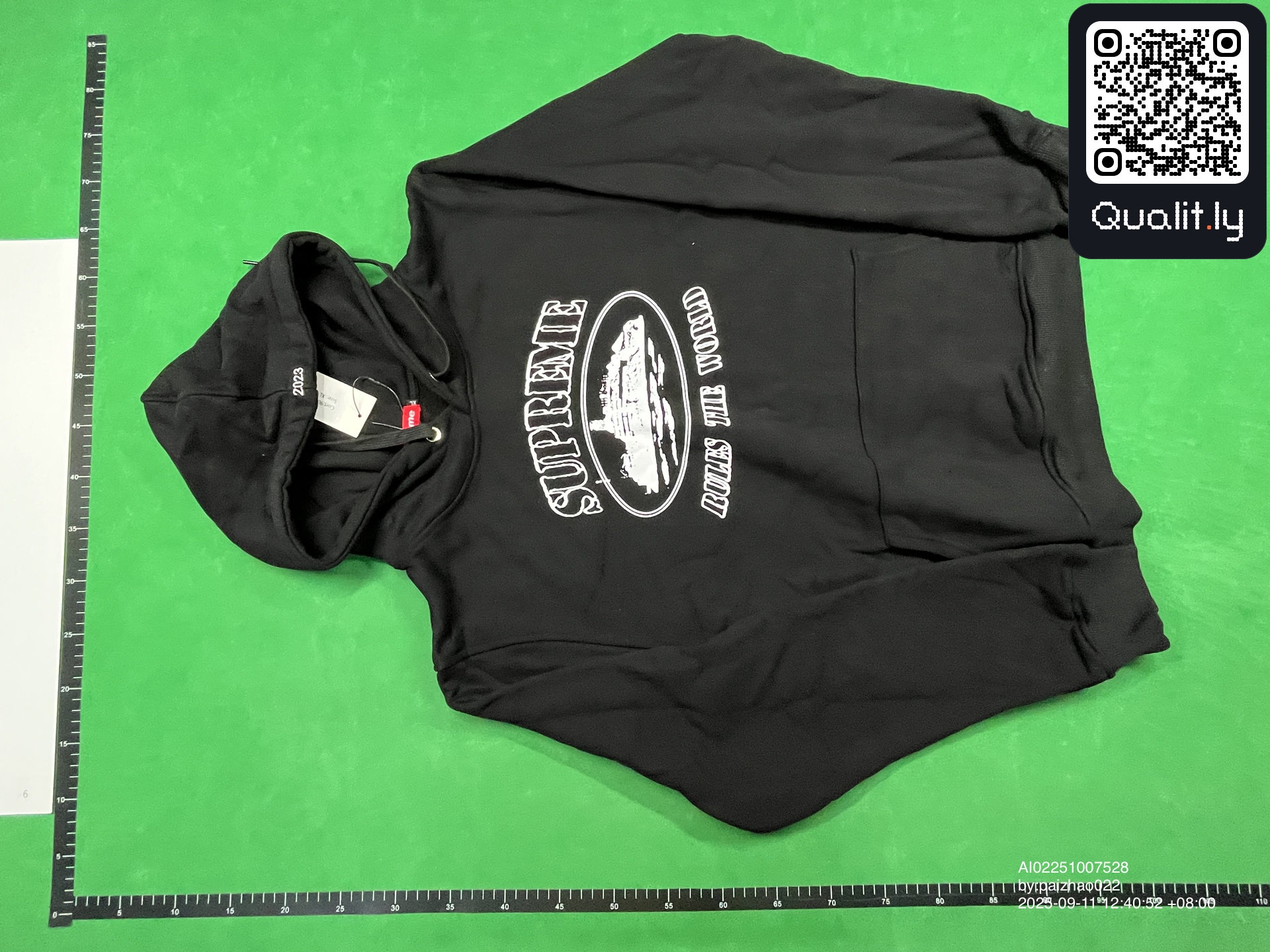 Hoodie — QC-Foto 3 von 8