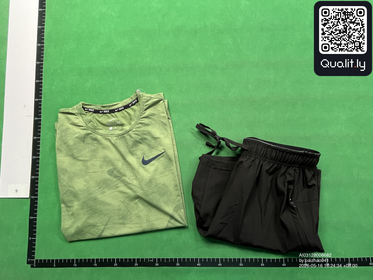 Tricou — fotografie QC 1 din 4