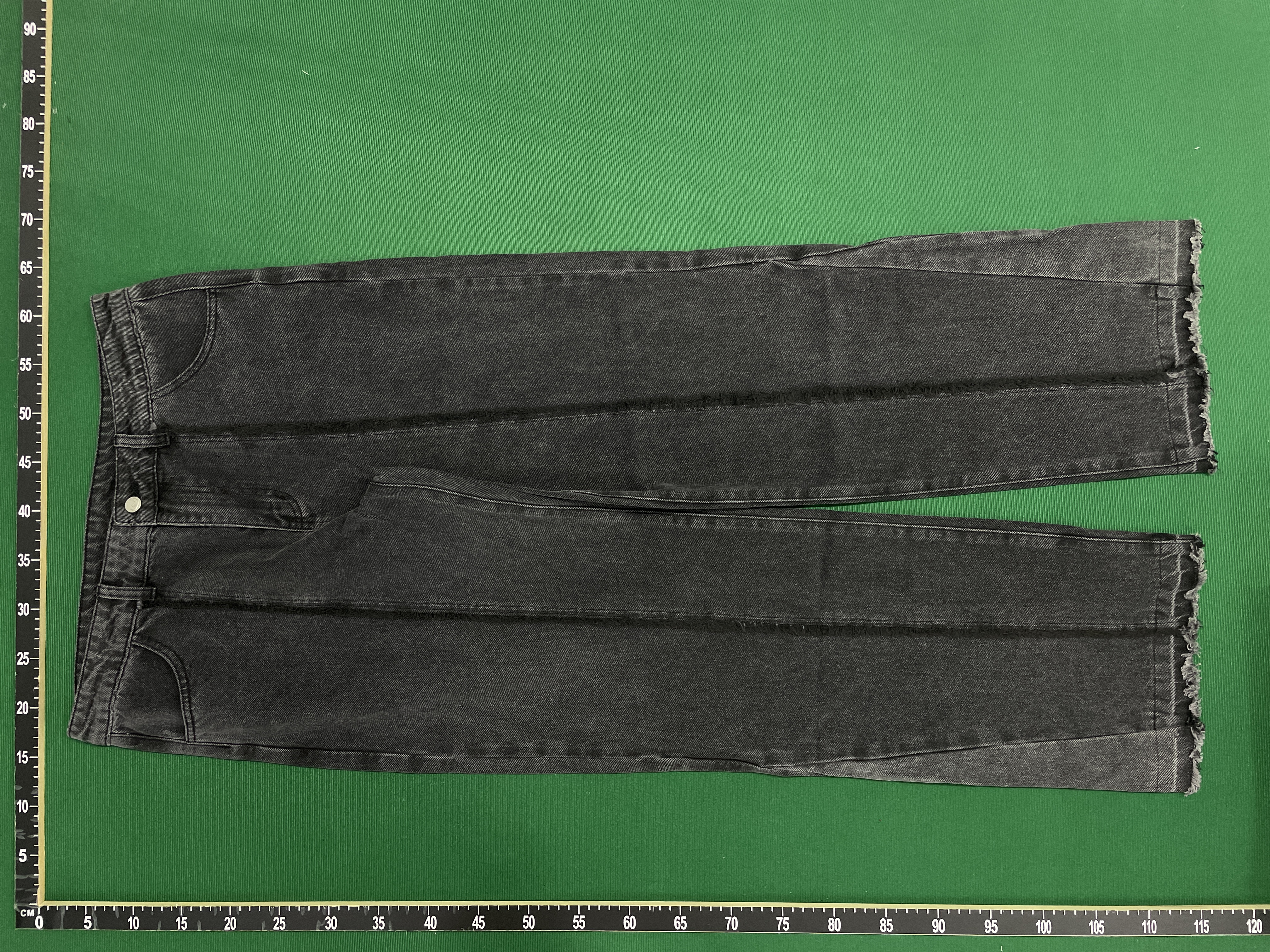 牛仔裤 QC 照片 3 / 82