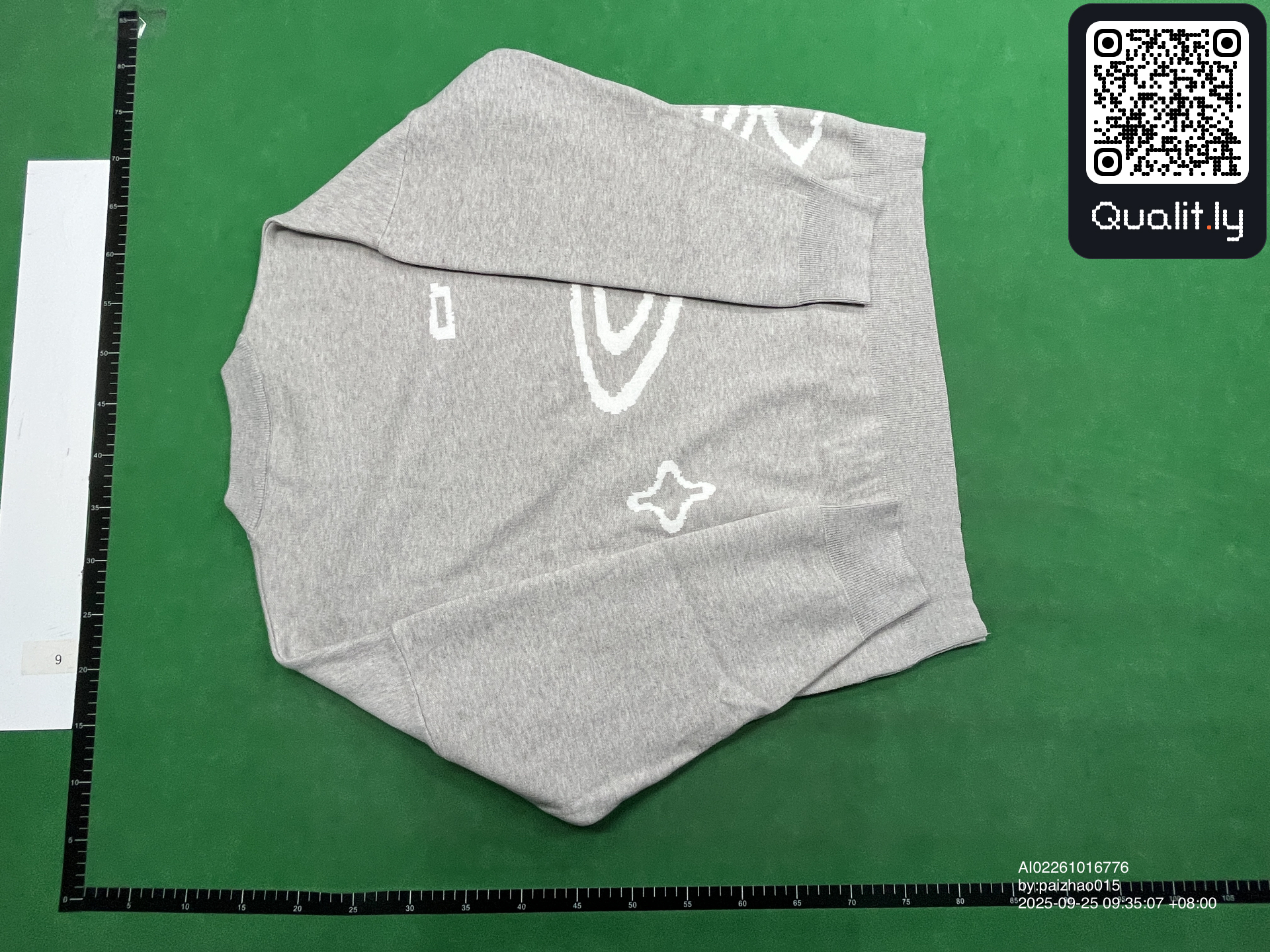 Pull — photo QC 2 sur 8