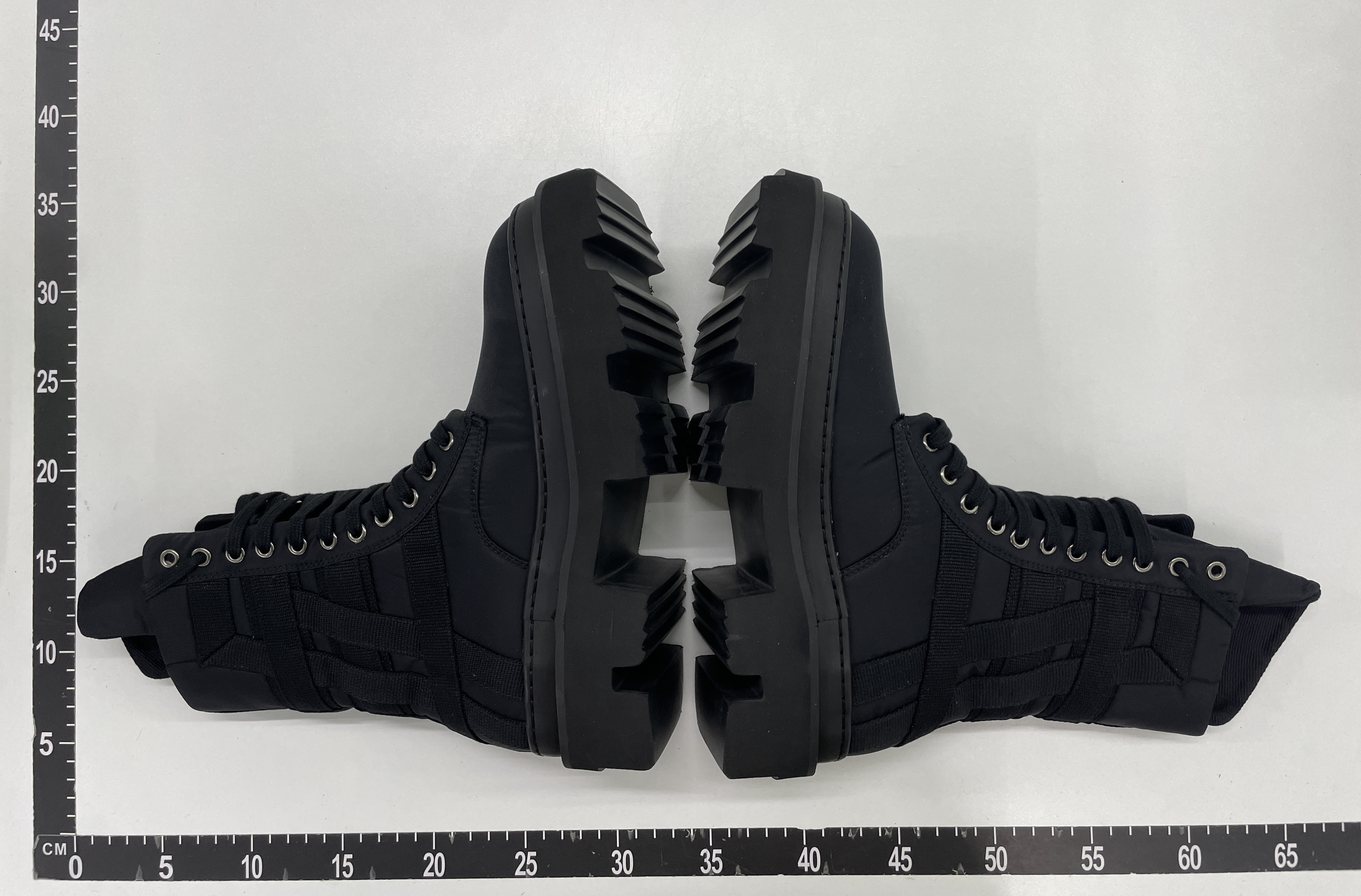 Boots QC photo 3 of 33