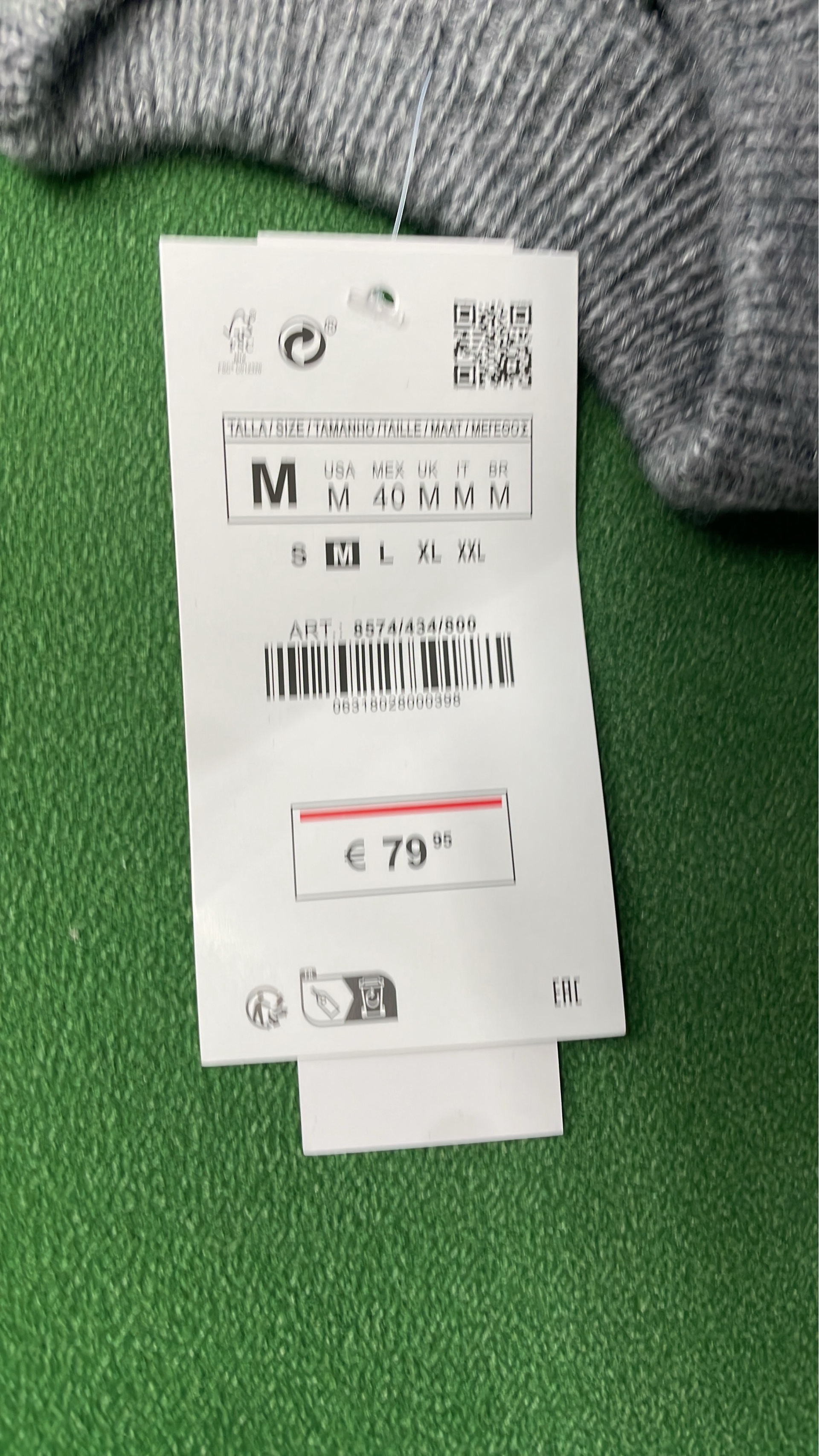 Sweater QC photo 1 of 46
