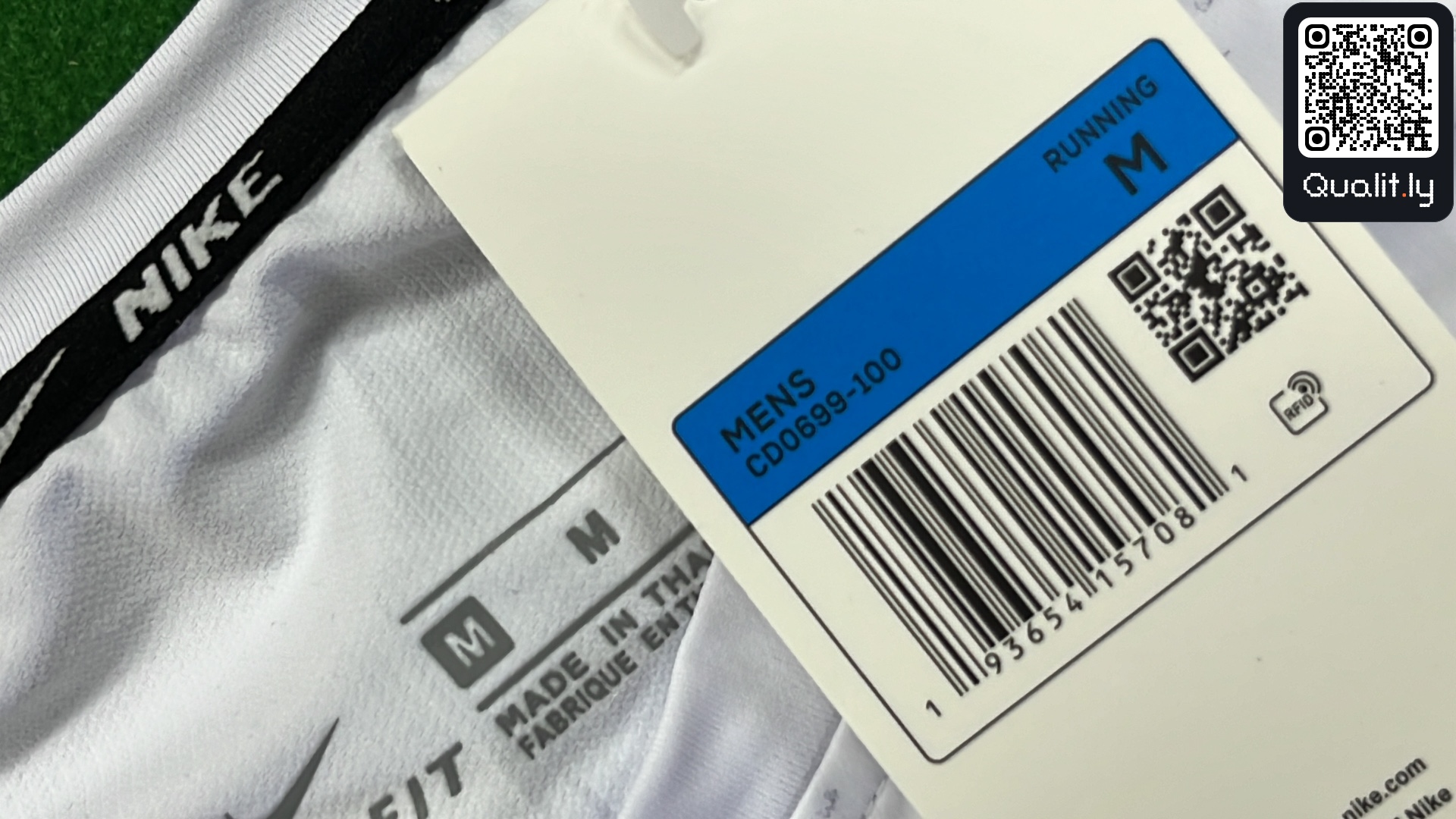 T-shirt — photo QC 1 sur 4