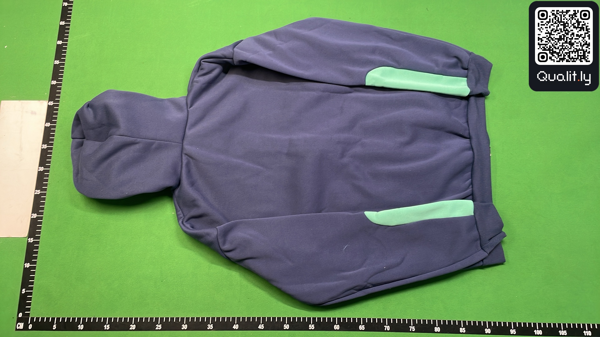 Hoodie QC photo 3 of 4