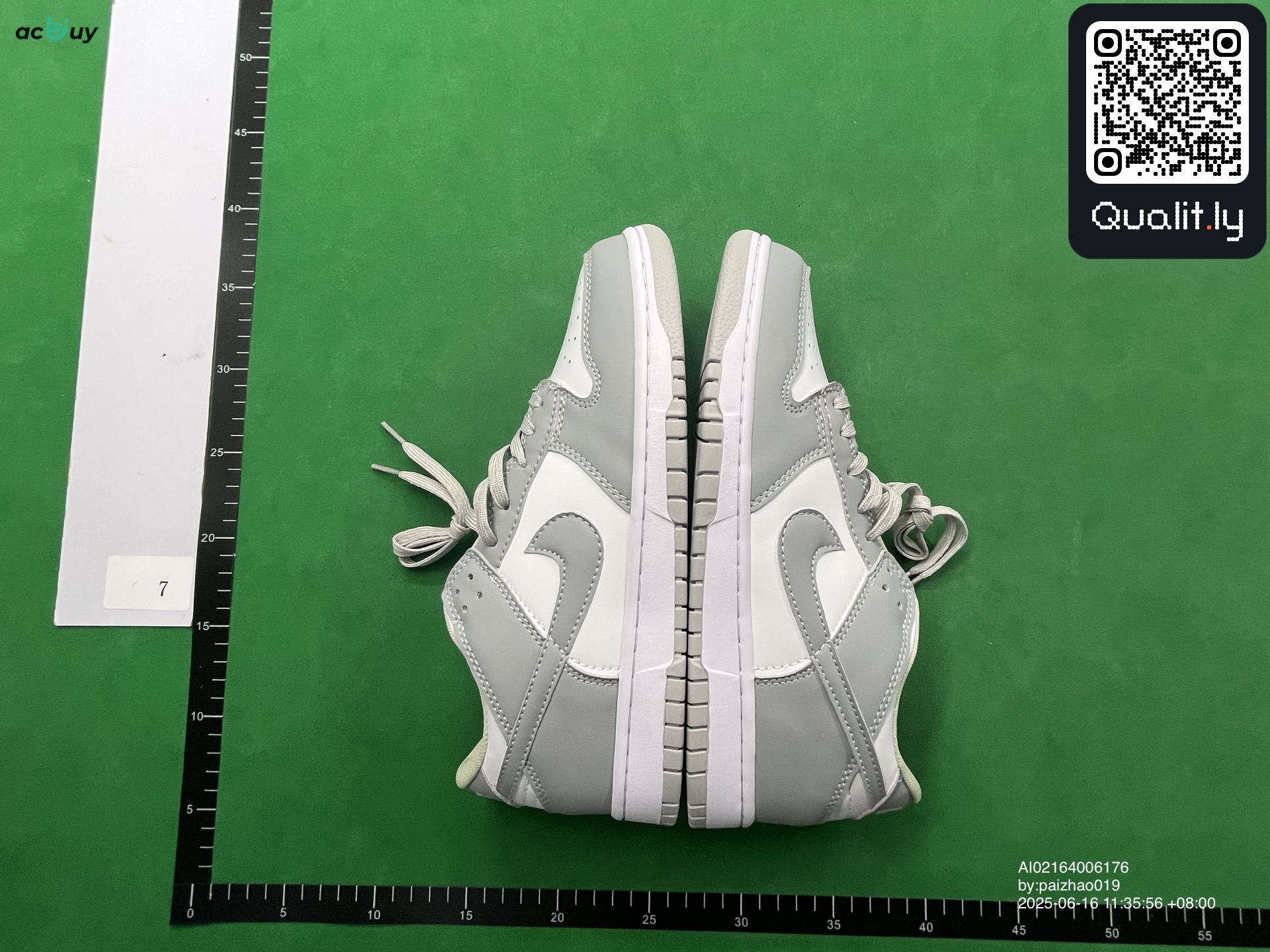 Sneakers — QC-foto 2 van 126