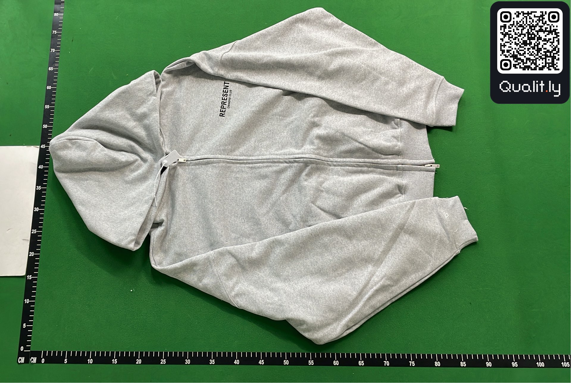Sweat à capuche — photo QC 2 sur 4