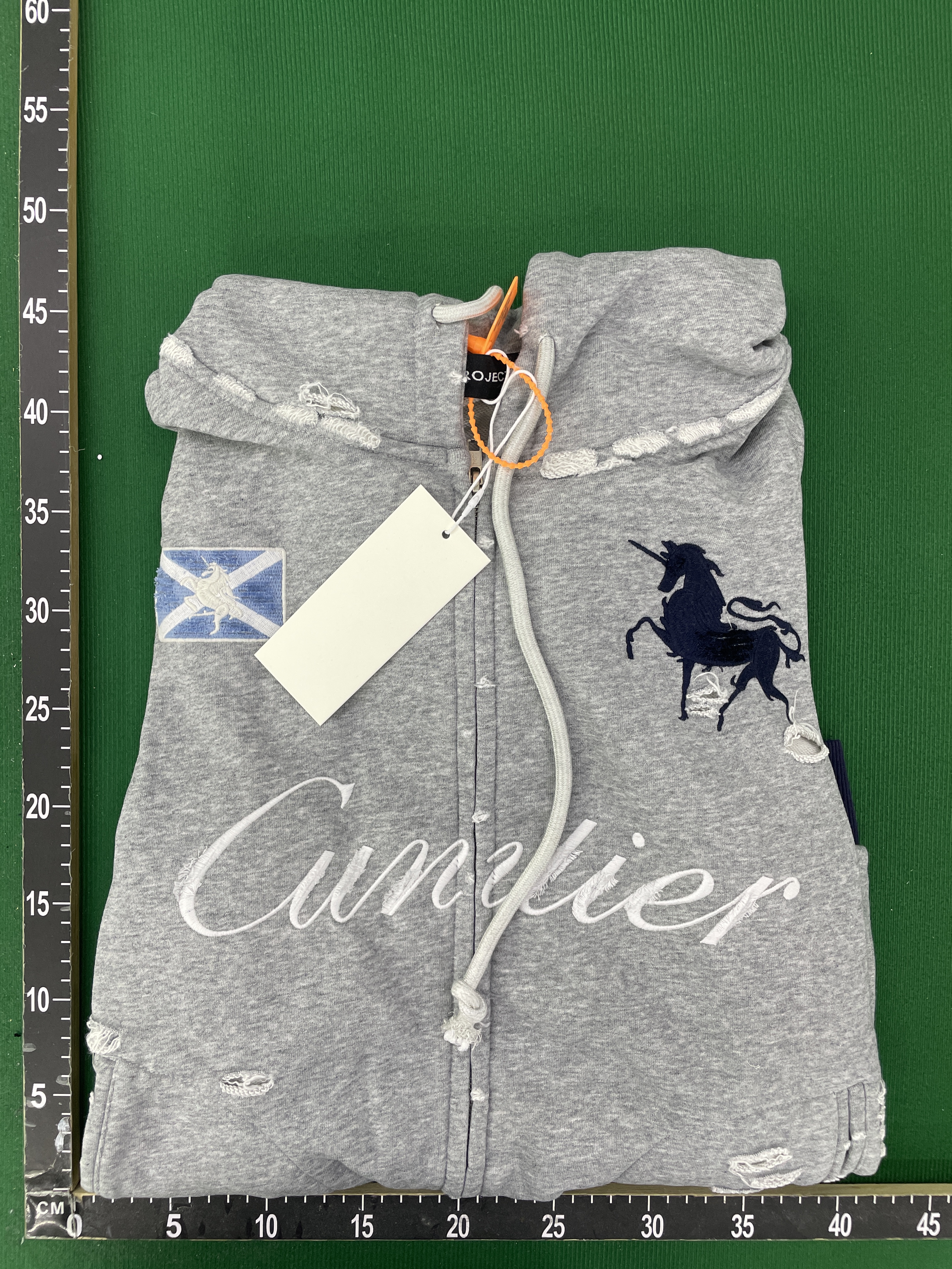 Hoodie — QC-Foto 1 von 23