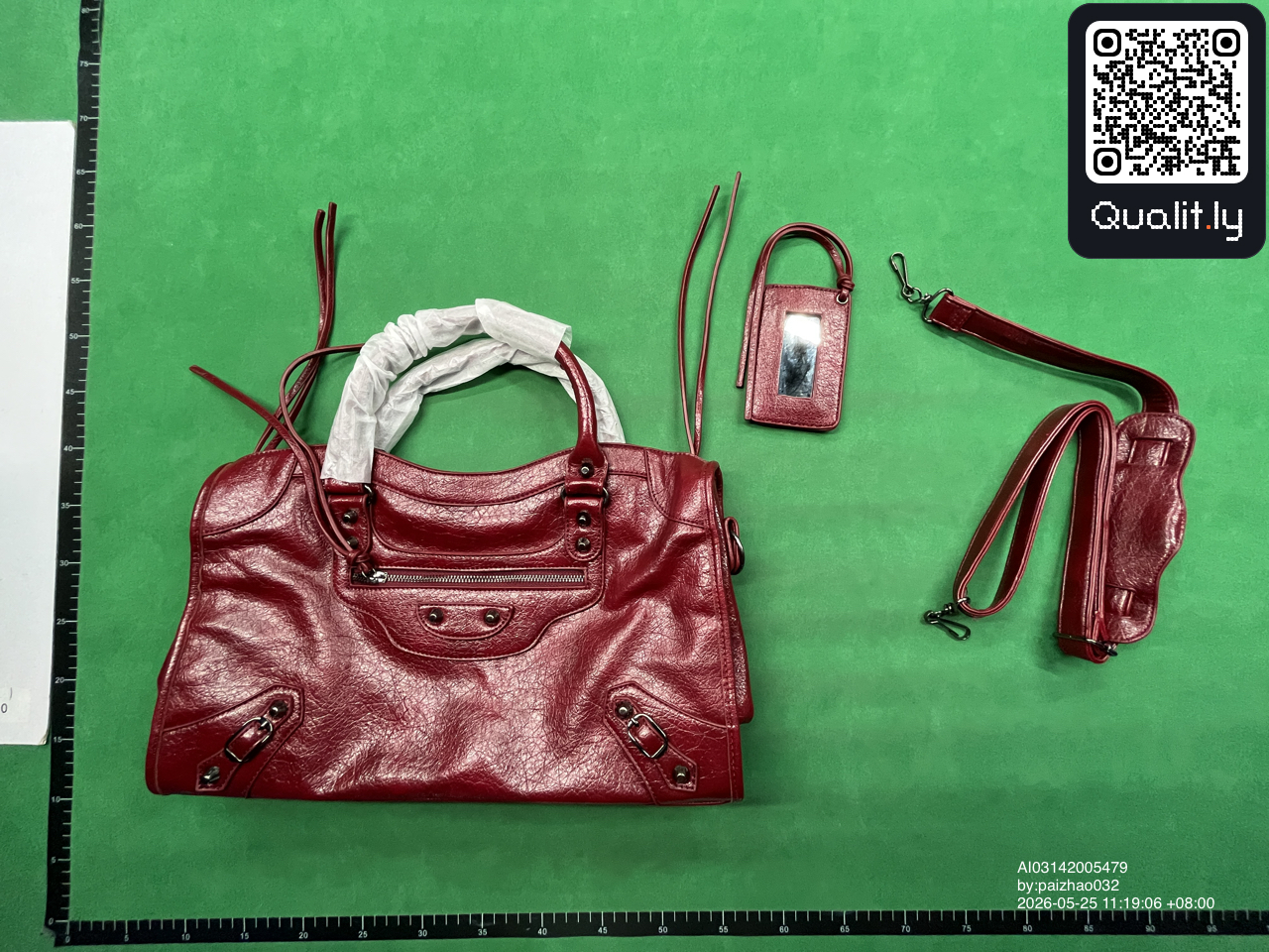 Bag QC photo 1 of 6