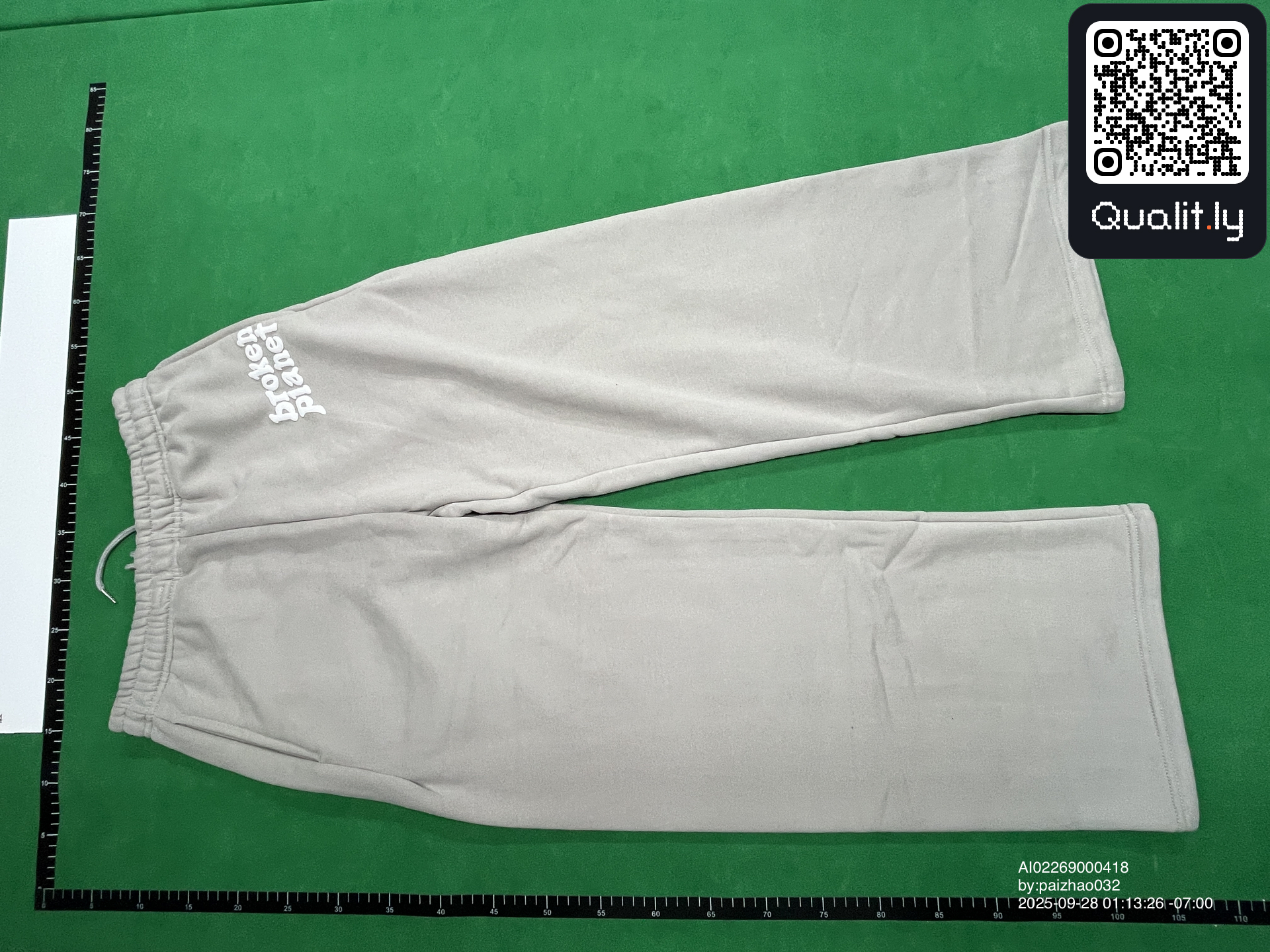 Hoodie — QC-foto 3 van 21