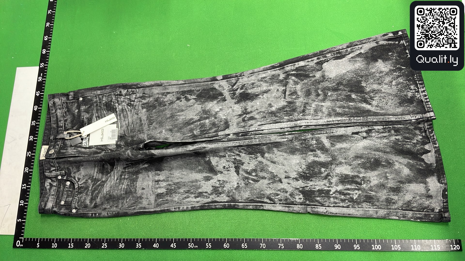Jeans QC photo 2 of 32