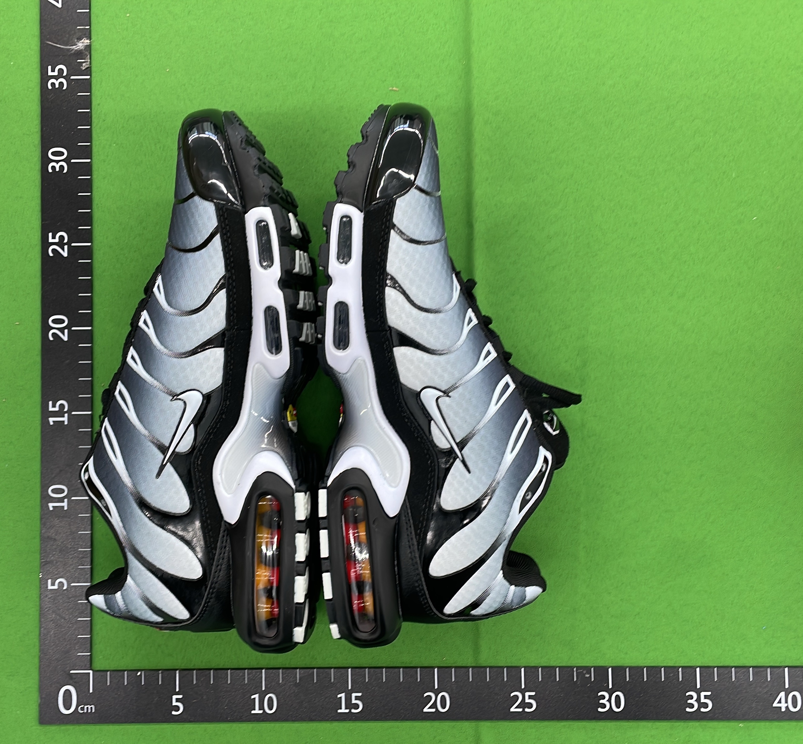Sneakers — QC-foto 2 av 4