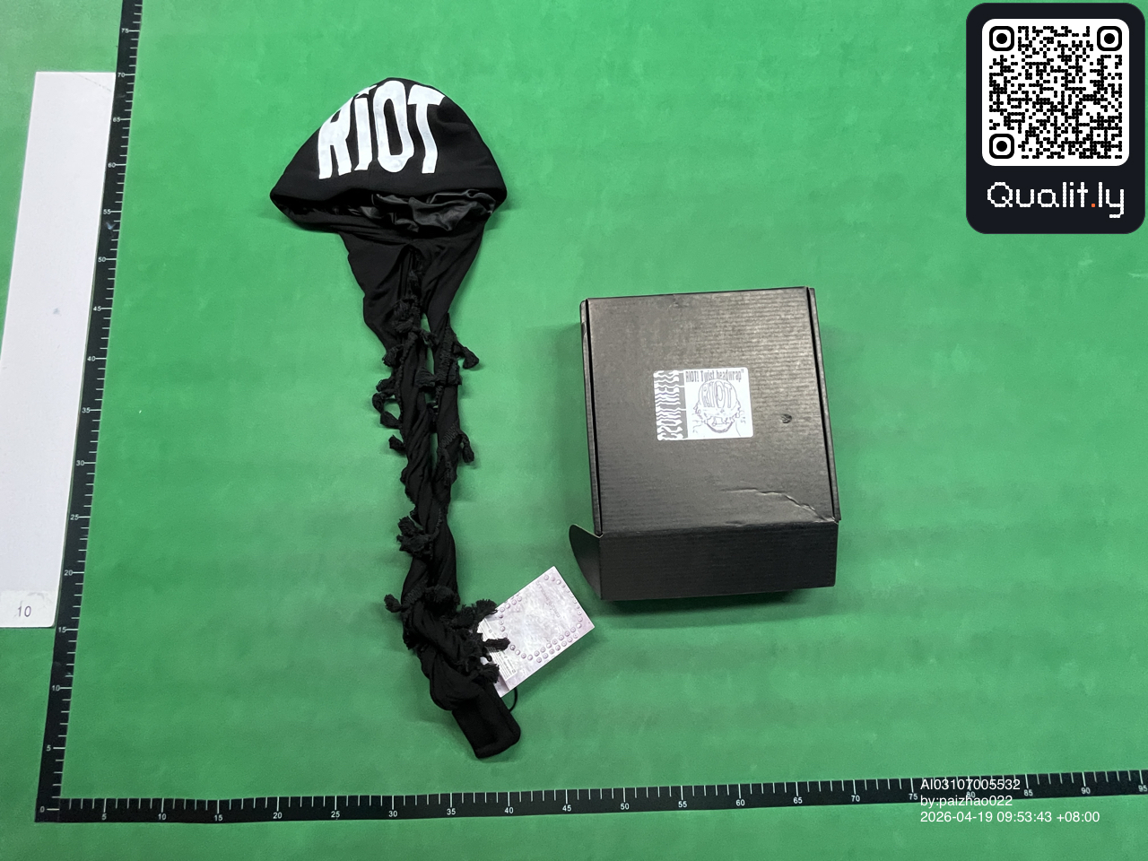 Pet — QC-foto 1 van 33