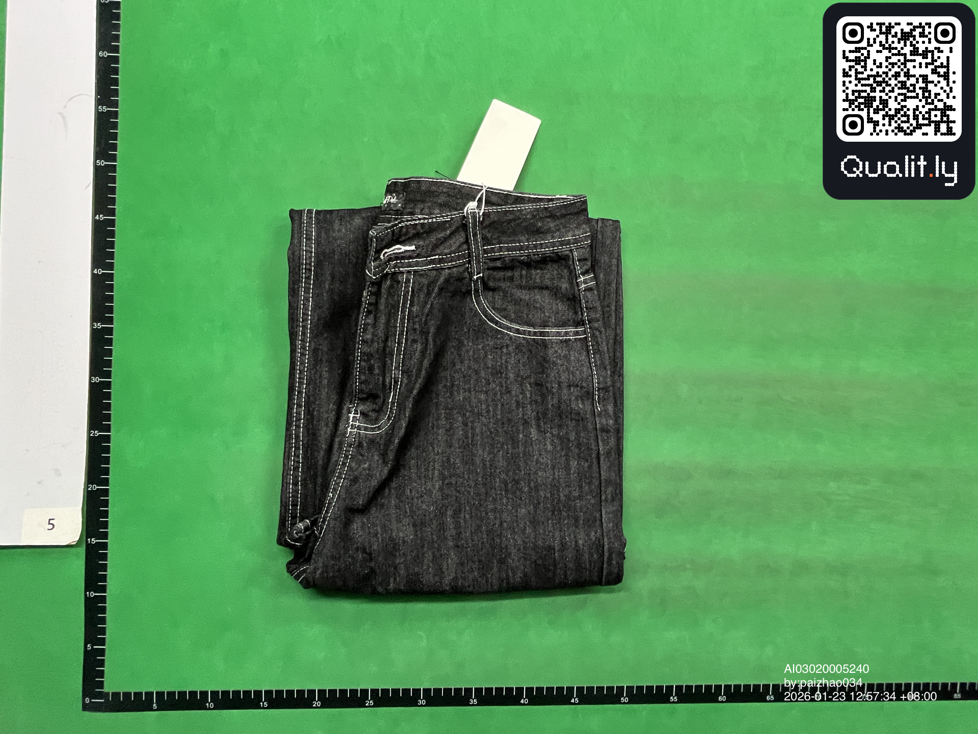 ジーンズ QC写真 1/8