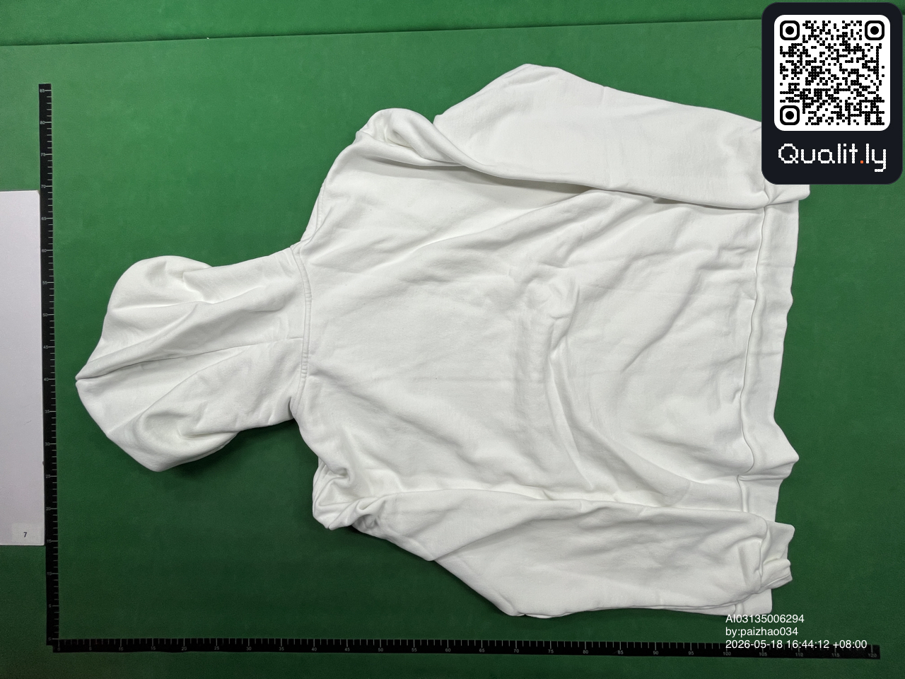 Hoodie — QC-foto 3 van 10