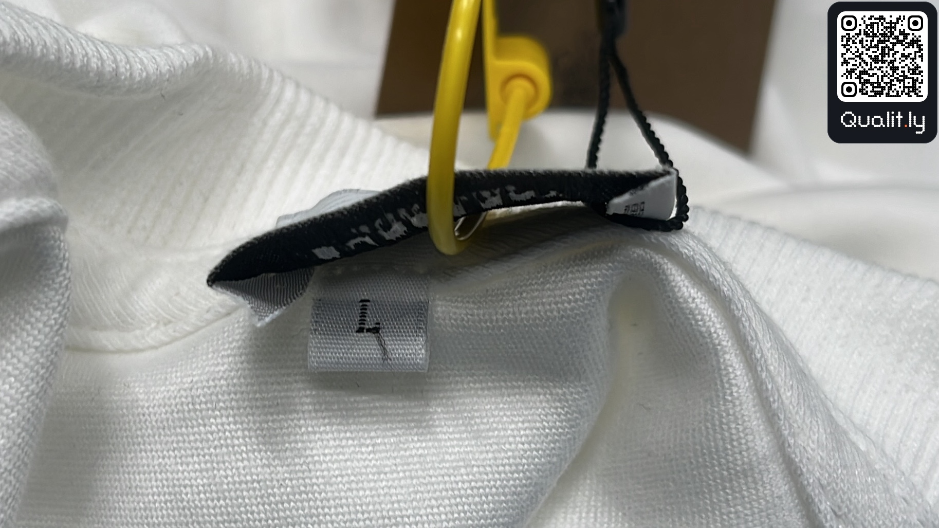 Sweatshirt QC photo 1 of 4