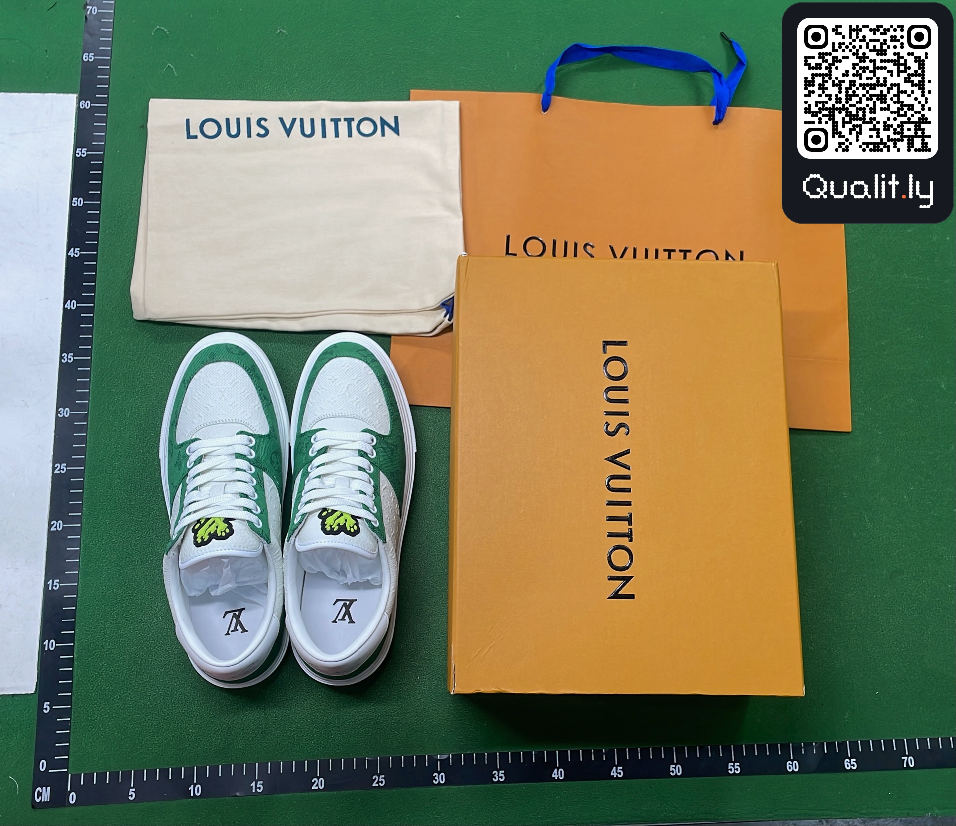 Sneakers QC photo 1 of 6