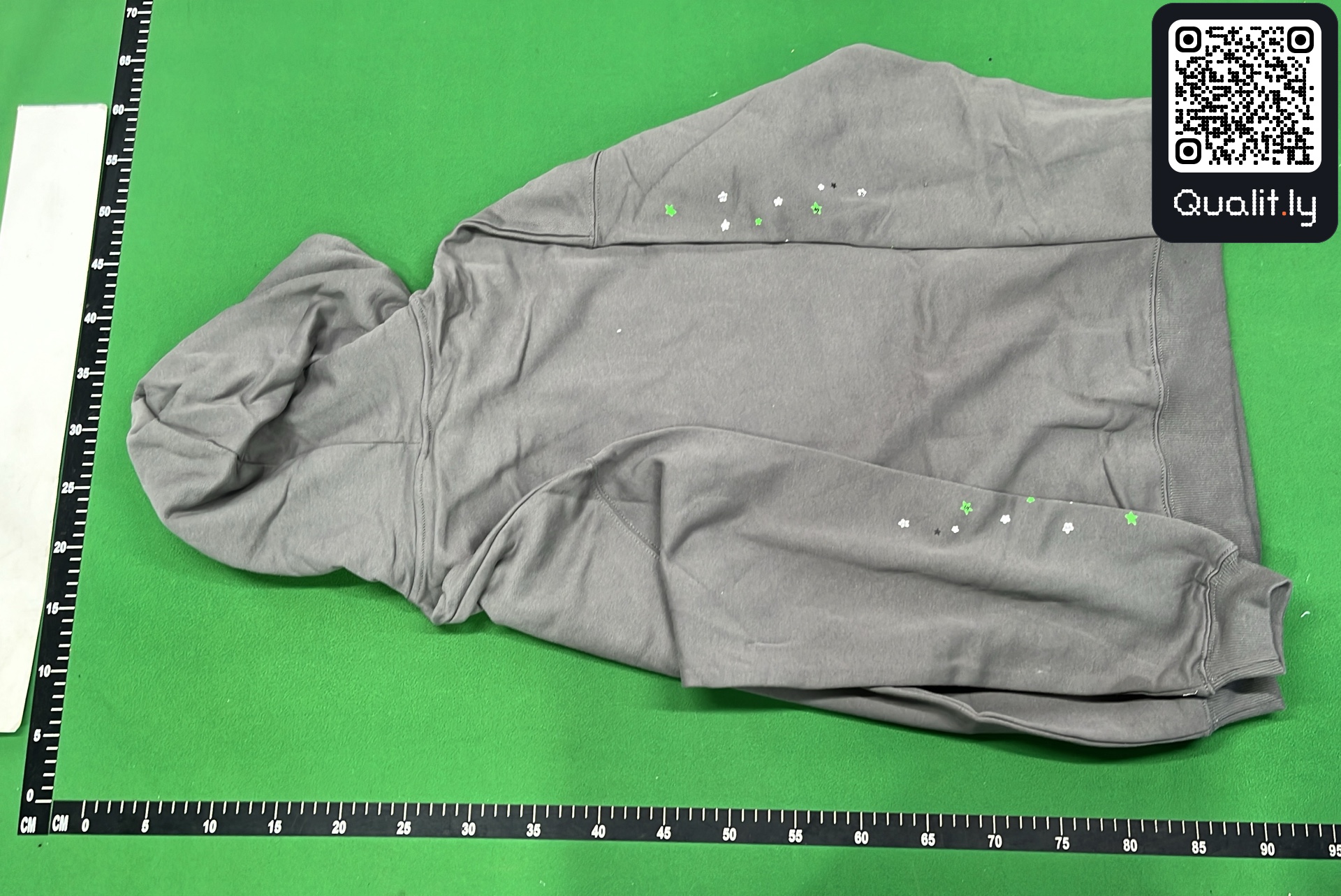 Hoodie QC photo 3 of 8