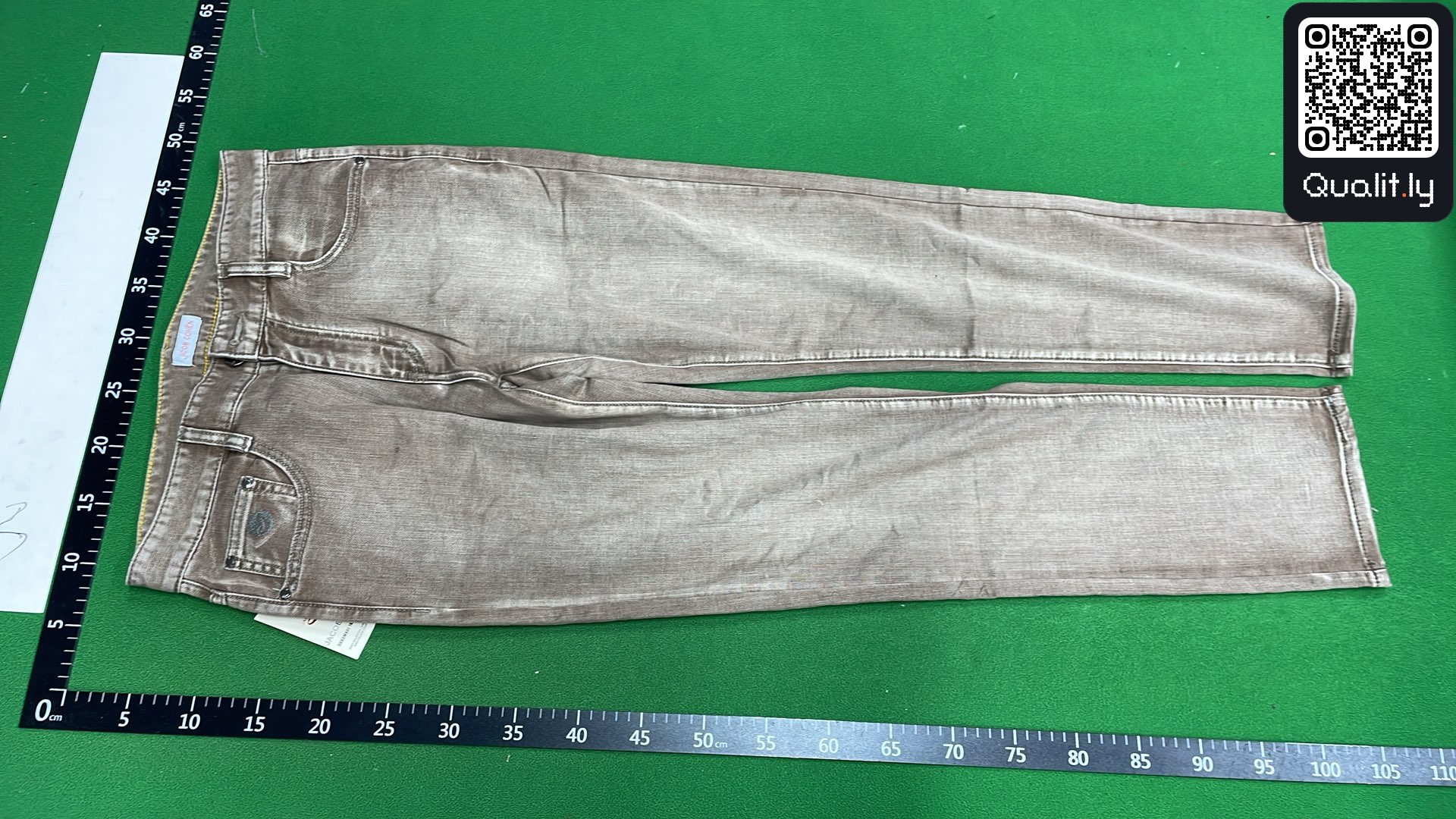 牛仔裤 QC 照片 2 / 4