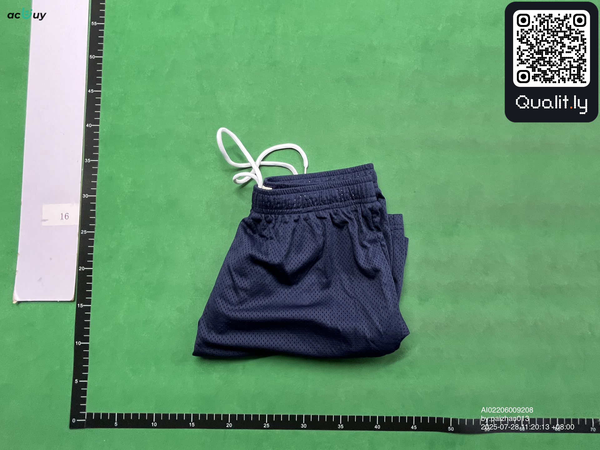 Pantaloncini — foto QC 1 di 10