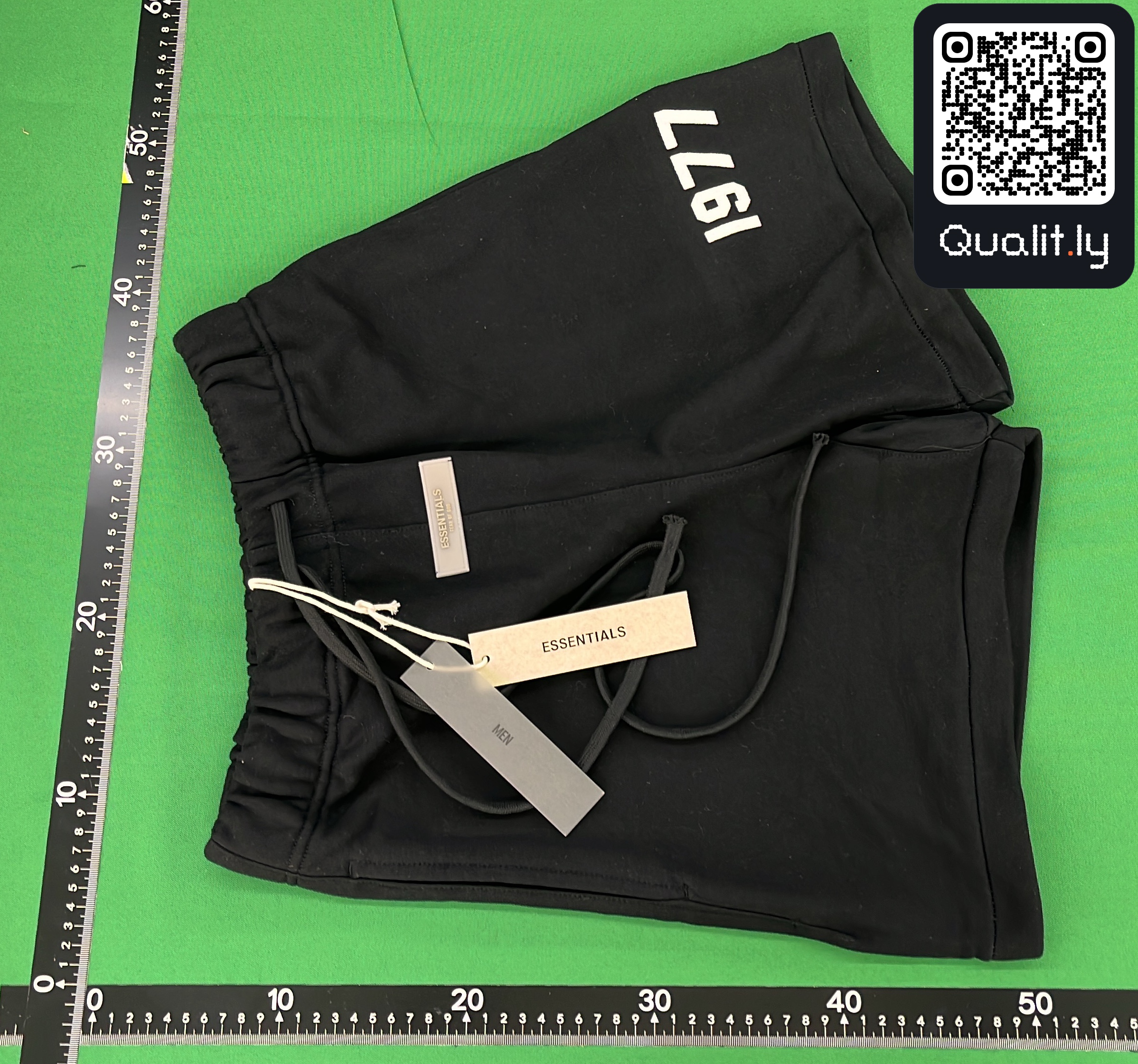 Short — photo QC 2 sur 56